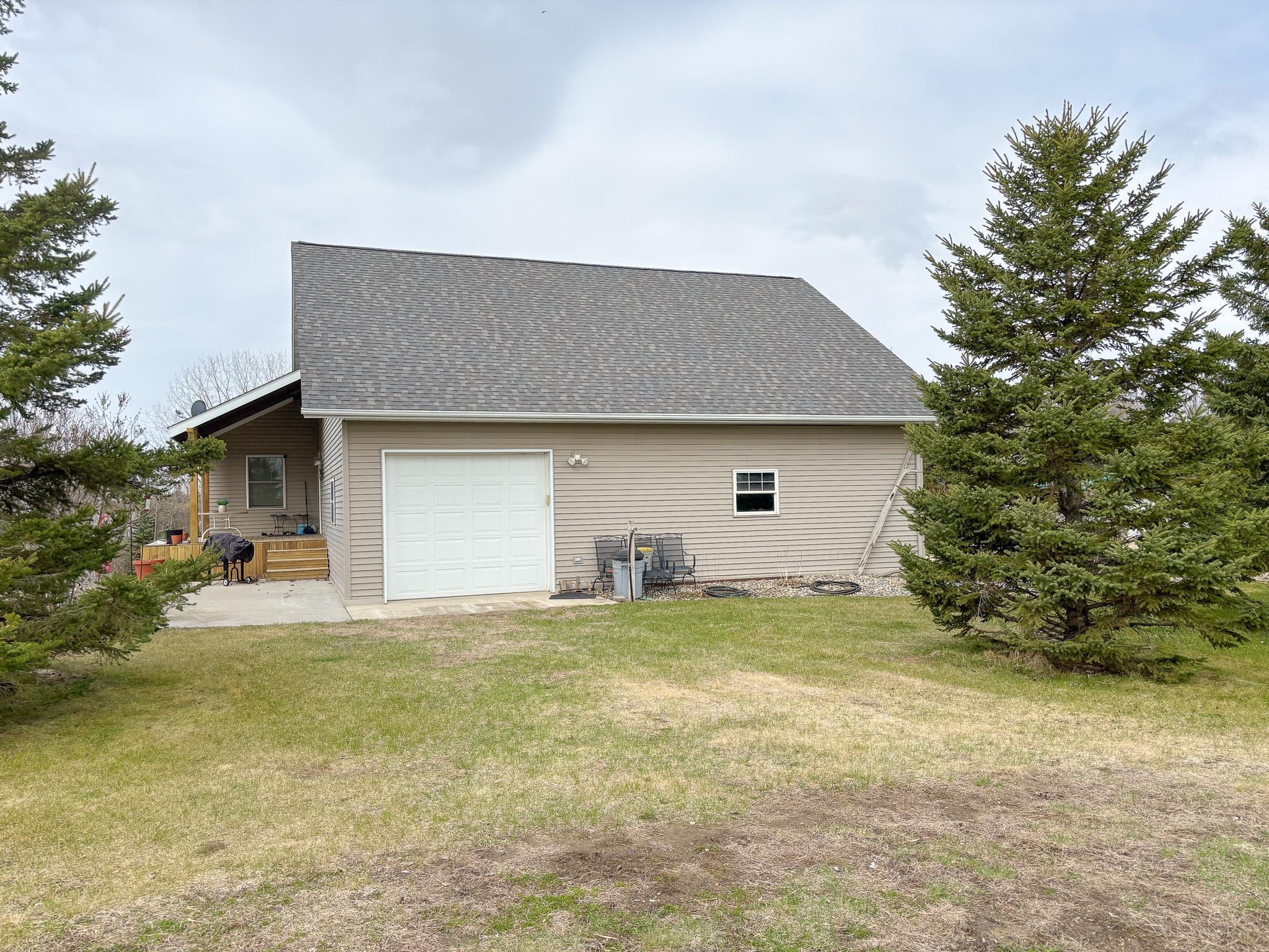 2002 single family home for sale at 48413 205th Avenue in Pelican Rapids, MN — 5 bed, 4 bath (photo 51 of 77)