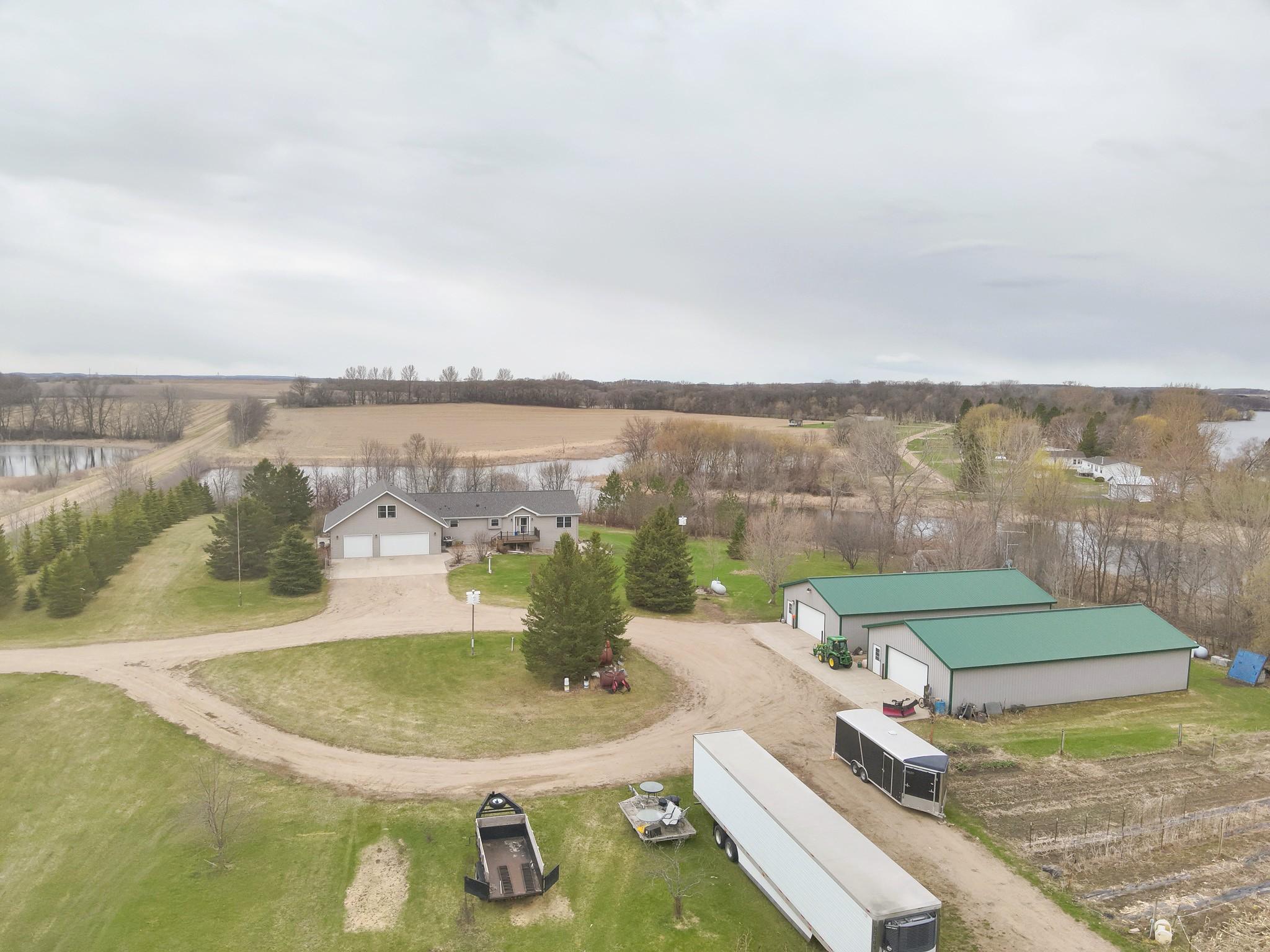 2002 single family home for sale at 48413 205th Avenue in Pelican Rapids, MN — 5 bed, 4 bath (photo 61 of 77)