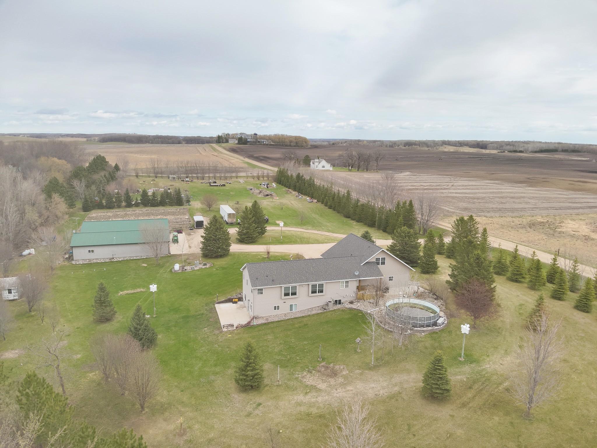 2002 single family home for sale at 48413 205th Avenue in Pelican Rapids, MN — 5 bed, 4 bath (photo 62 of 77)