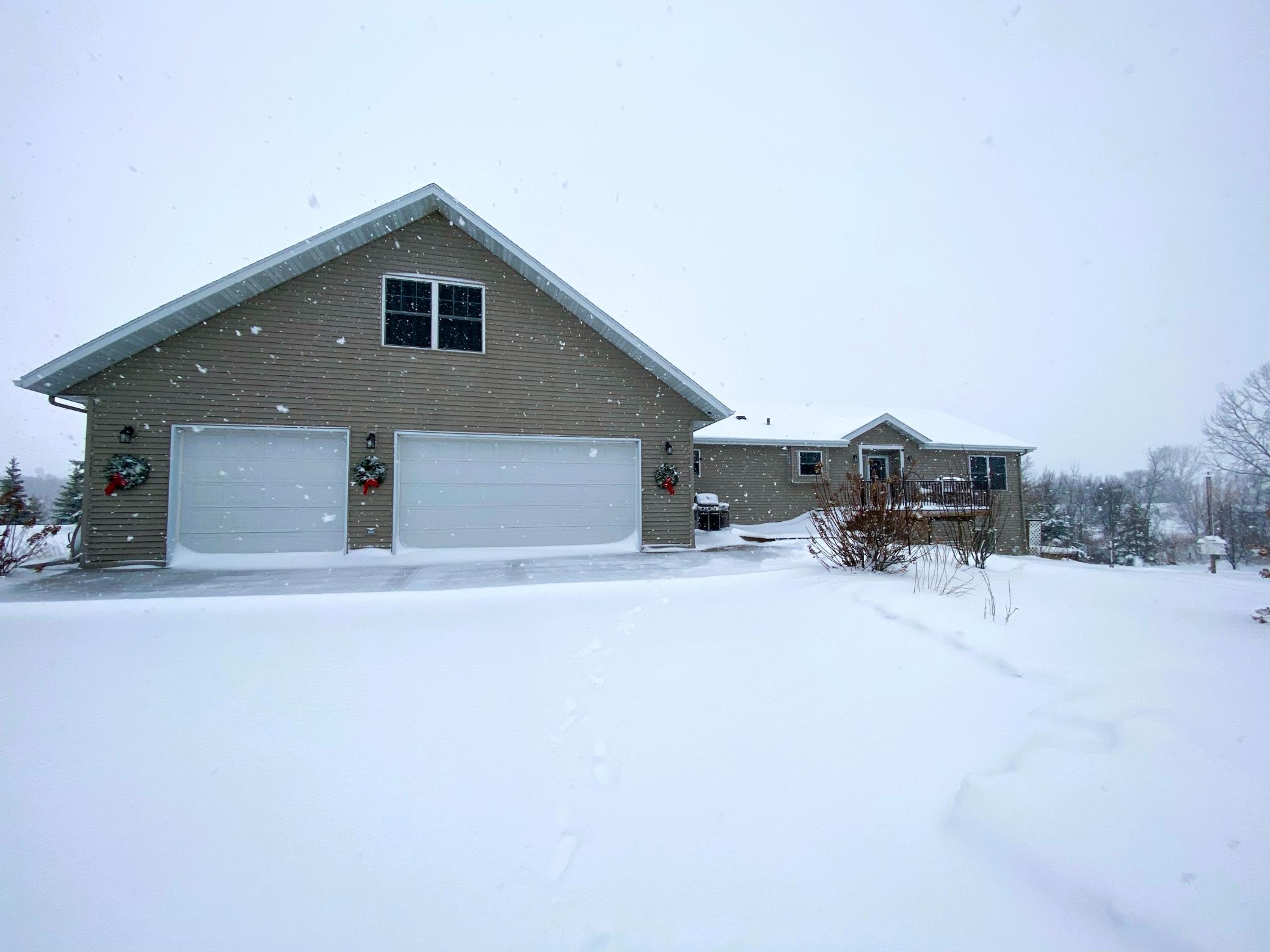 2002 single family home for sale at 48413 205th Avenue in Pelican Rapids, MN — 5 bed, 4 bath (photo 74 of 77)