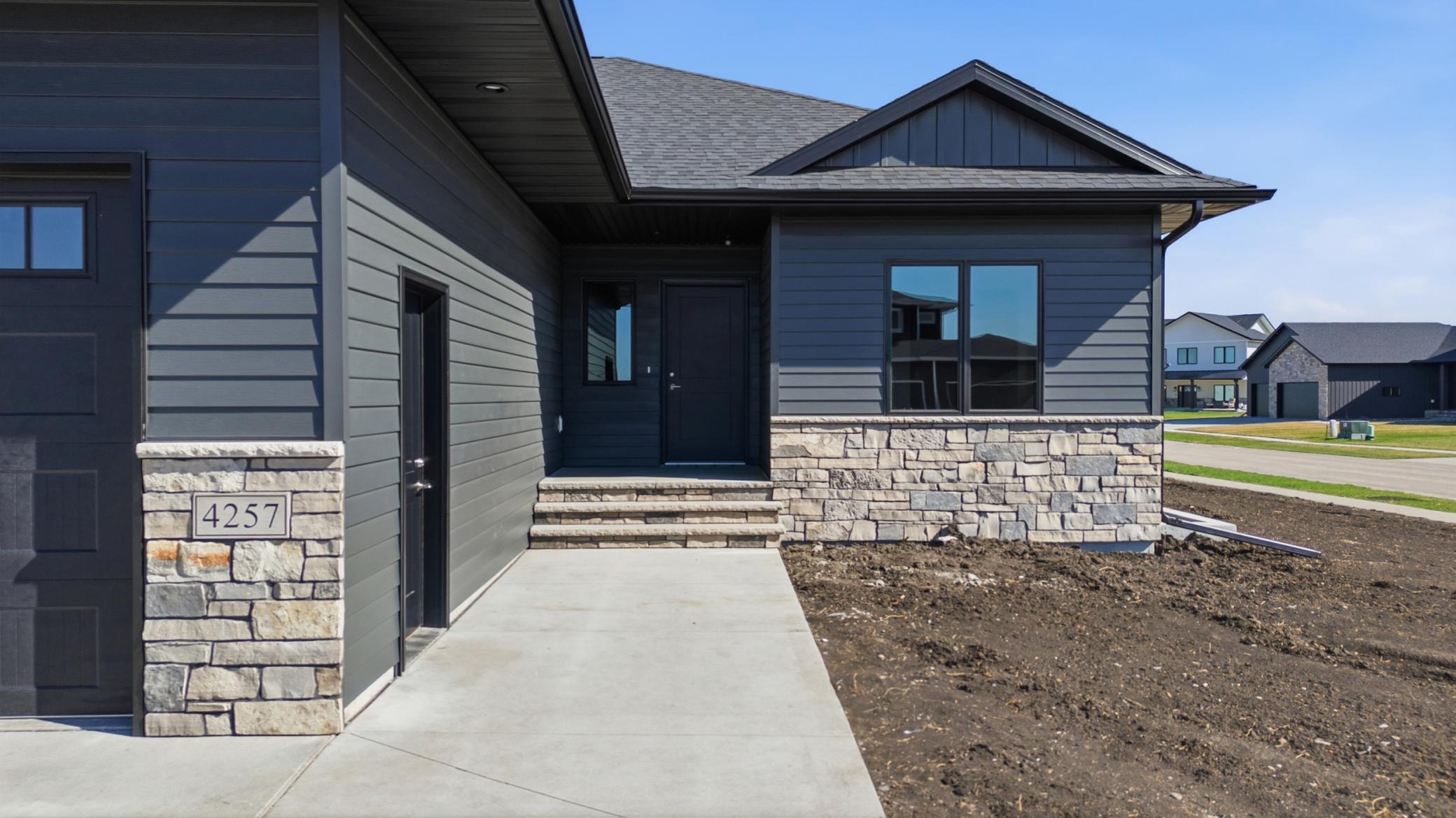 4257 Pine Parkway S, Fargo ND 58104 - Photo 3 of 44