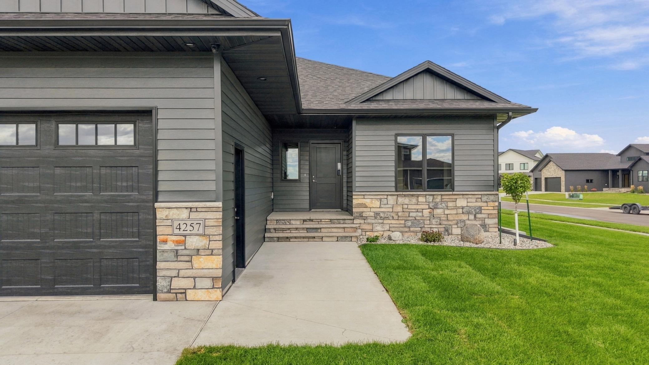 2026 single family home for sale at 4257 Pine Parkway S in Fargo, ND — 5 bed, 3 bath (photo 3 of 46)