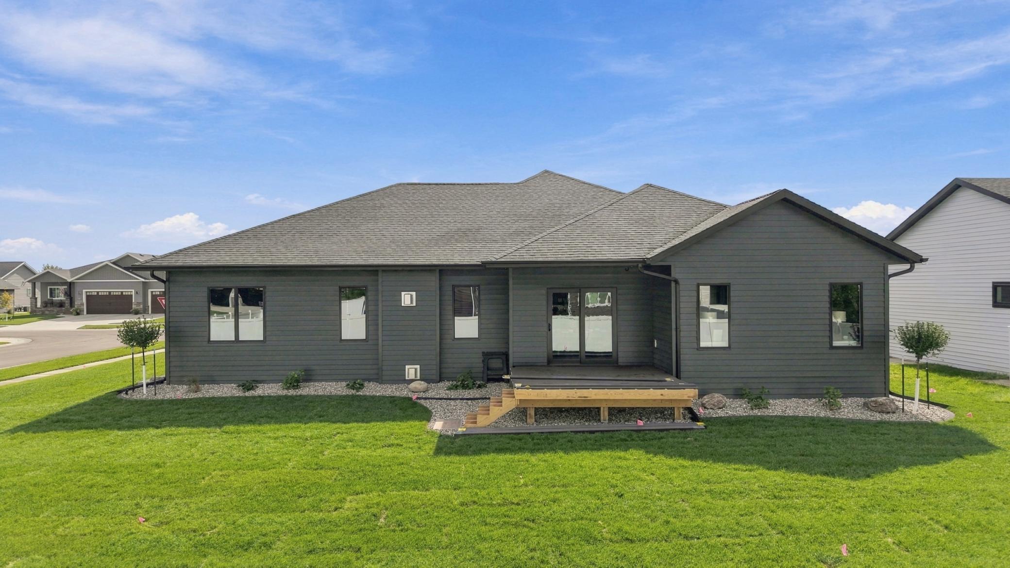 2026 single family home for sale at 4257 Pine Parkway S in Fargo, ND — 5 bed, 3 bath (photo 41 of 46)