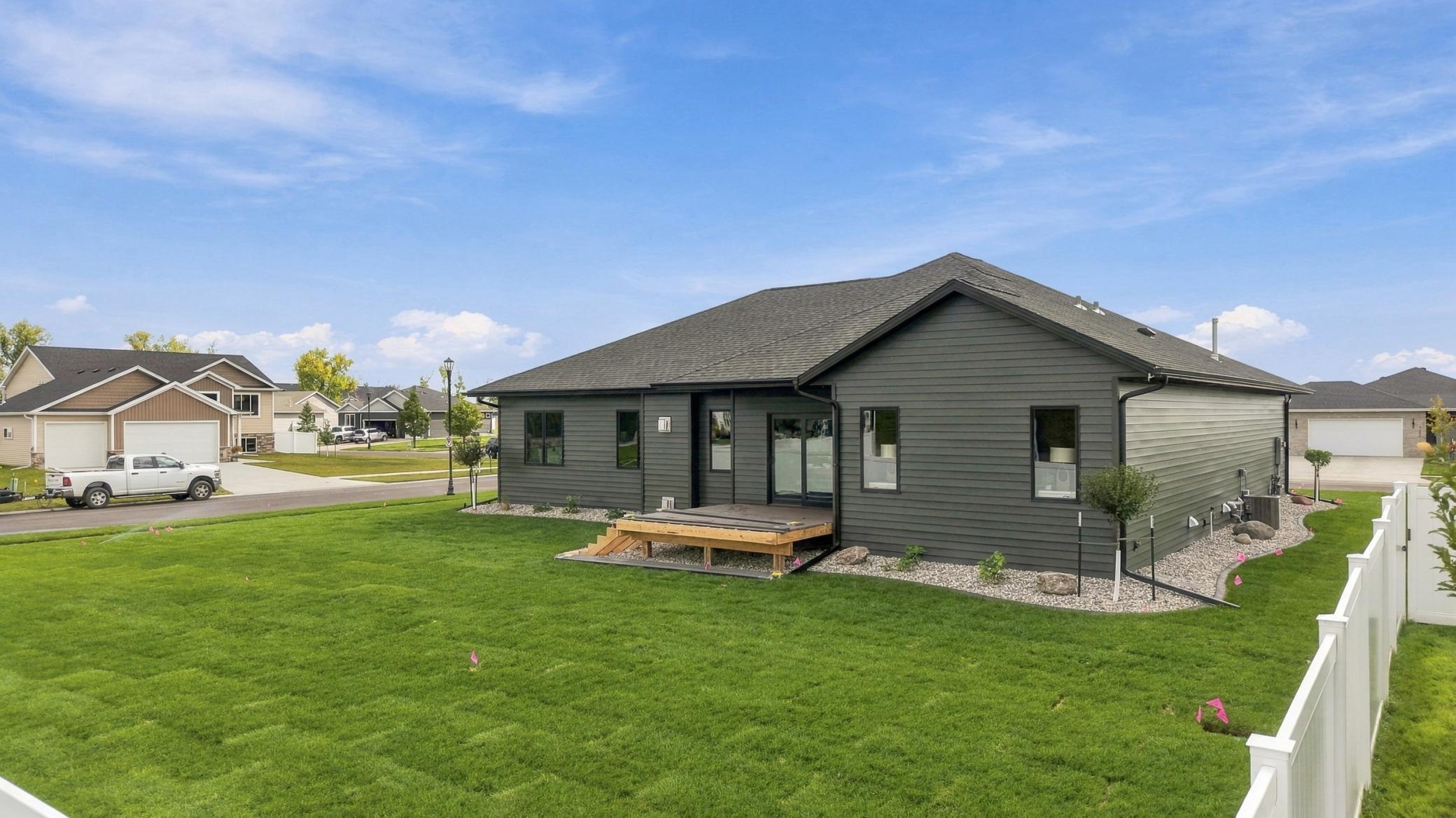 2026 single family home for sale at 4257 Pine Parkway S in Fargo, ND — 5 bed, 3 bath (photo 43 of 46)