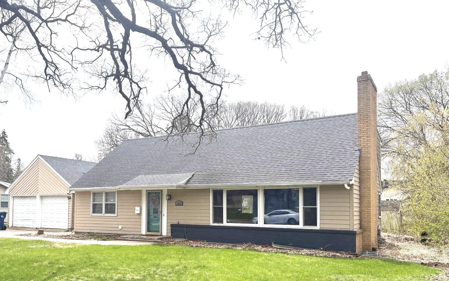 1952 single family home for sale at 1039 W Summit Avenue in Fergus Falls, MN — 4 bed, 3 bath