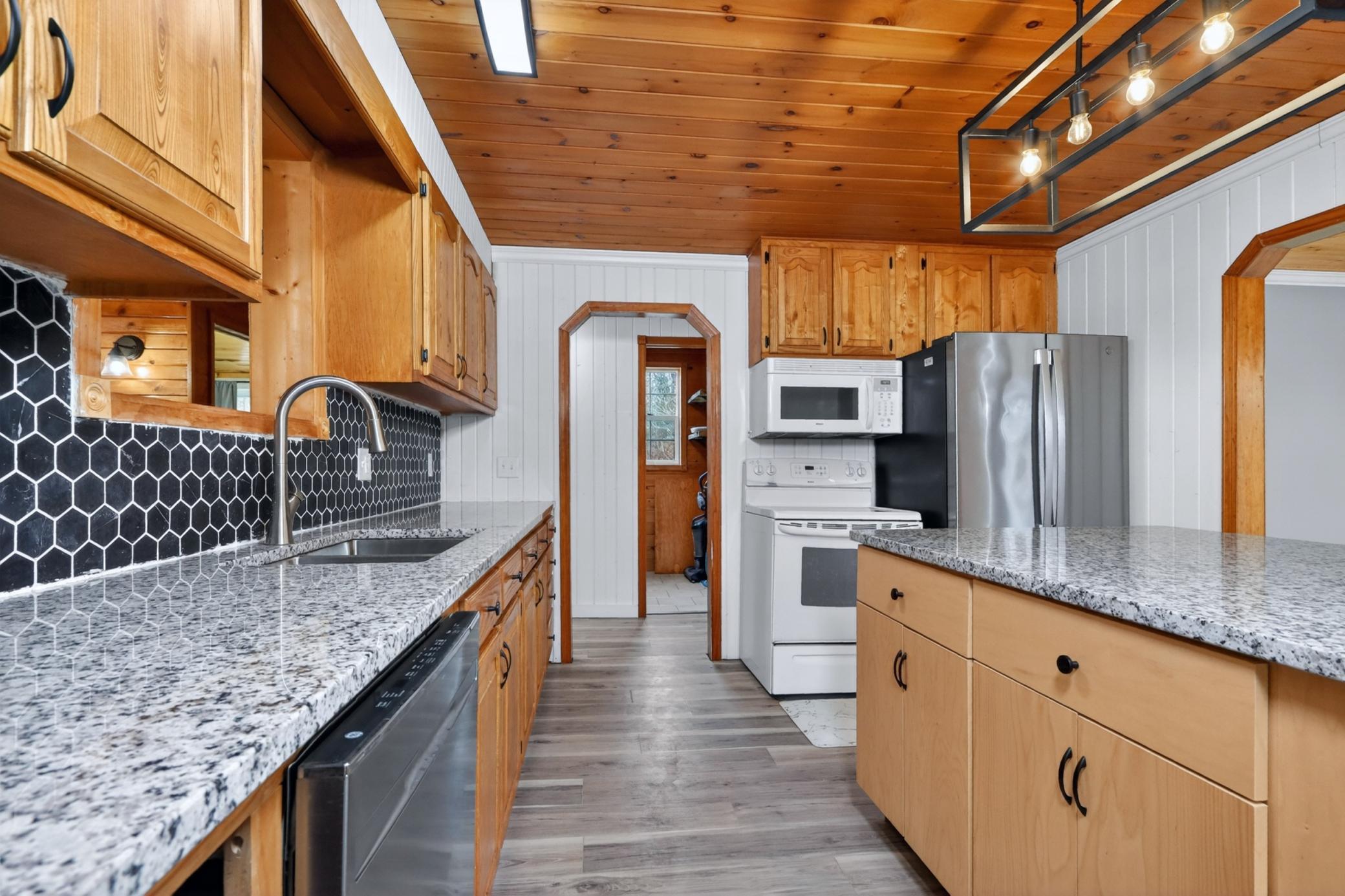 1946 single family home for sale at 43542 County Road 19 in Deer River, MN — 3 bed, 1 bath (photo 11 of 53)