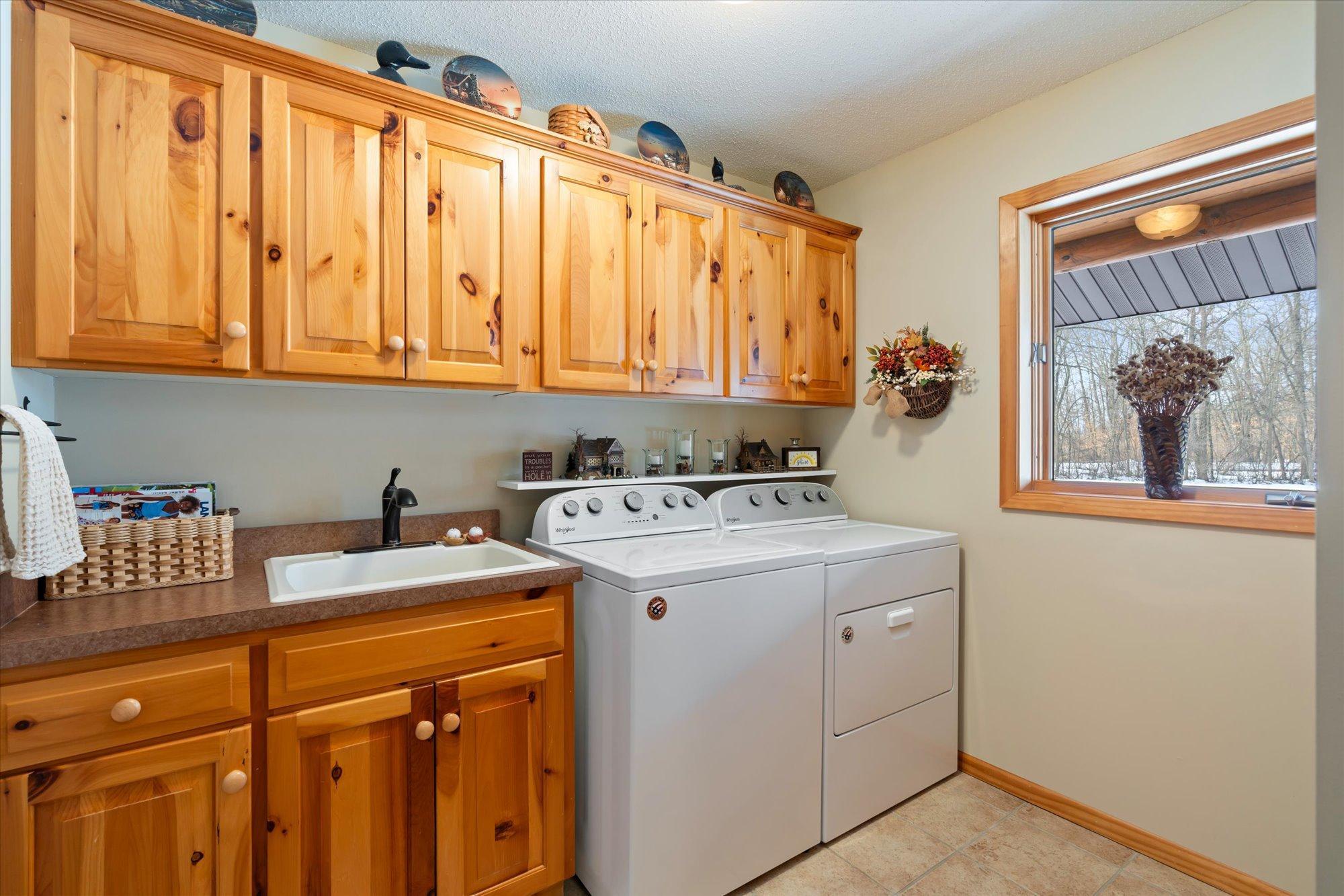 2001 single family home for sale at 9540 Lake Douglas Way in Breezy Point, MN — 4 bed, 3 bath (photo 18 of 44)