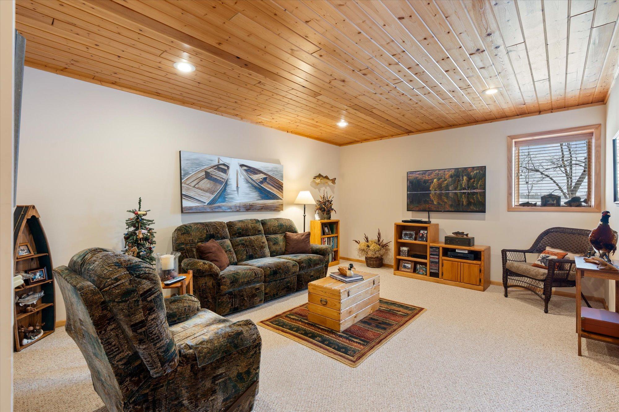 2001 single family home for sale at 9540 Lake Douglas Way in Breezy Point, MN — 4 bed, 3 bath (photo 28 of 44)