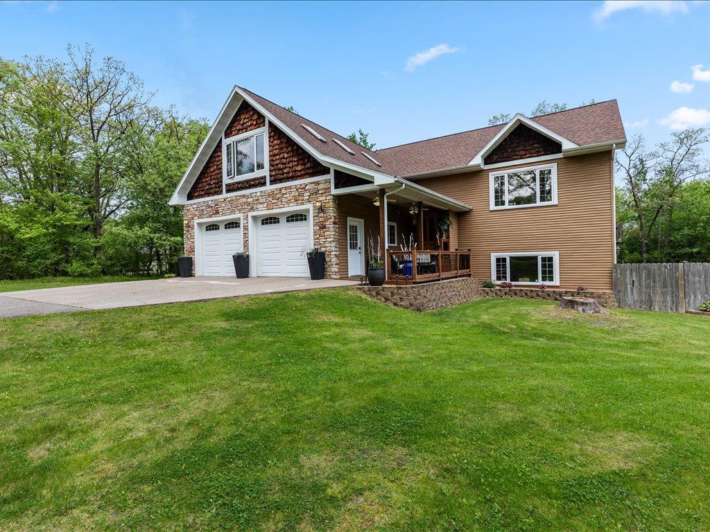 2005 single family home for sale at 7414 Burr Lane in Brainerd, MN — 4 bed, 3 bath (photo 3 of 50)