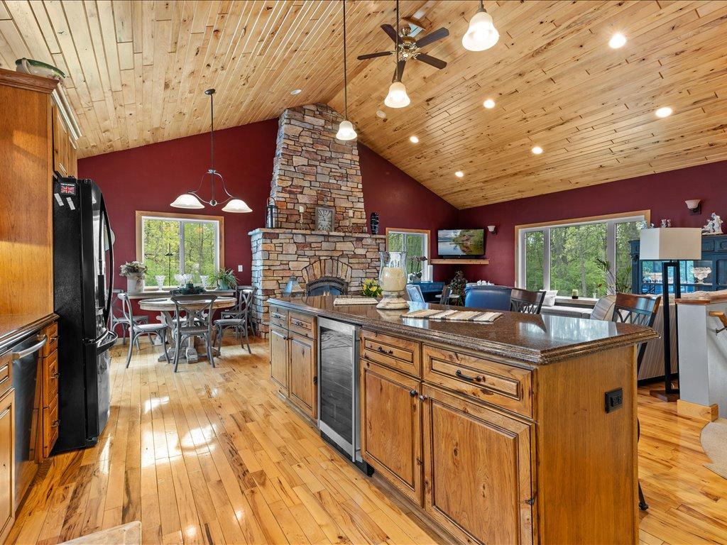 2005 single family home for sale at 7414 Burr Lane in Brainerd, MN — 4 bed, 3 bath (photo 6 of 50)