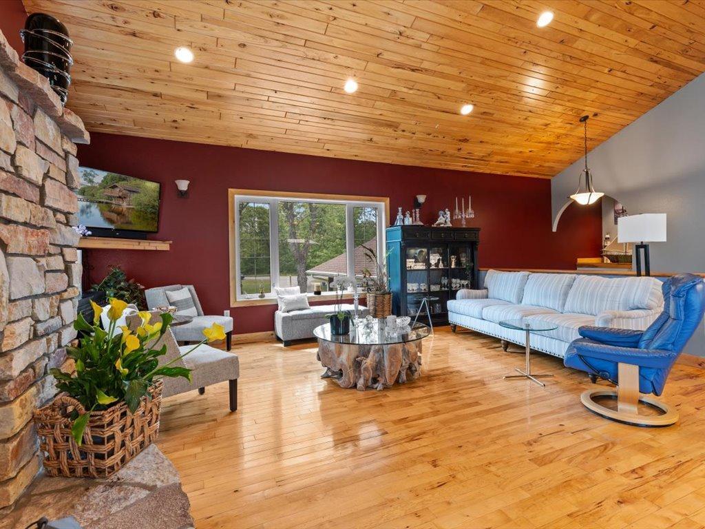 2005 single family home for sale at 7414 Burr Lane in Brainerd, MN — 4 bed, 3 bath (photo 8 of 50)