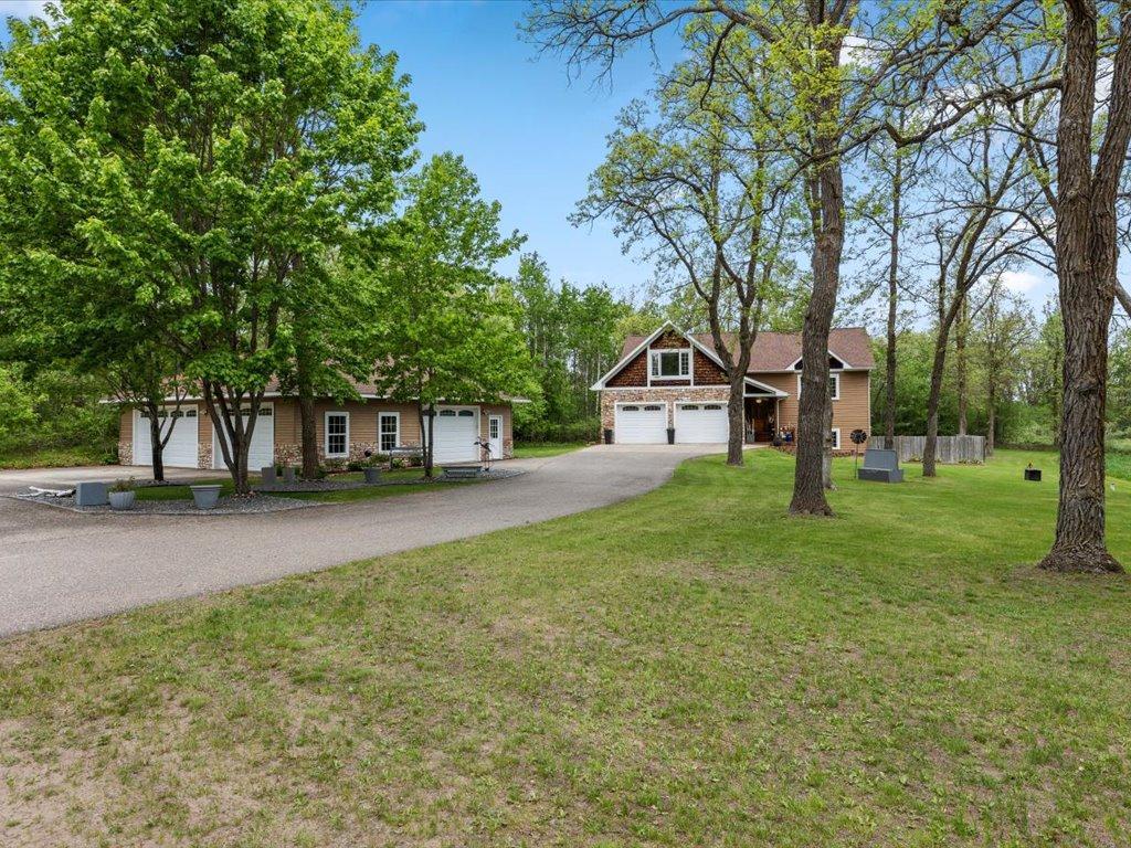 2005 single family home for sale at 7414 Burr Lane in Brainerd, MN — 4 bed, 3 bath (photo 5 of 50)