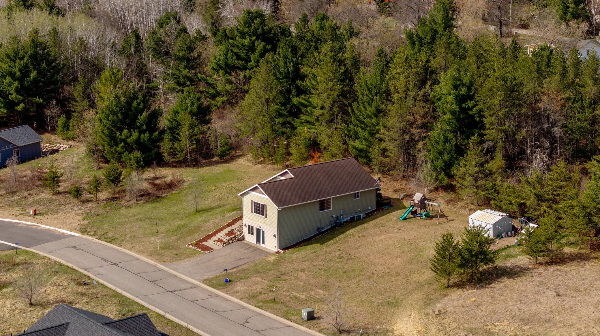 2007 single family home for sale at 31435 Isabelle Drive in Pequot Lakes, MN — 4 bed, 3 bath (photo 2 of 37)