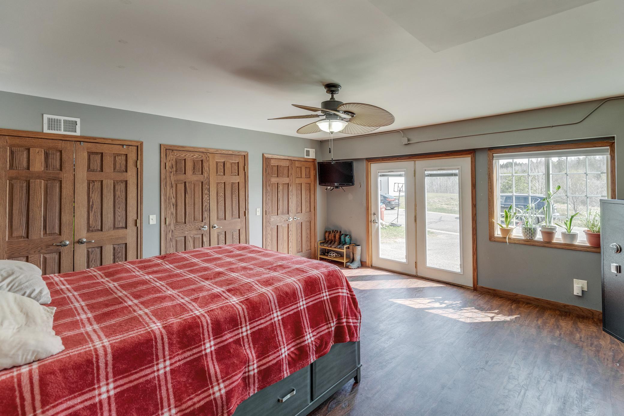 2007 single family home for sale at 31435 Isabelle Drive in Pequot Lakes, MN — 4 bed, 3 bath (photo 13 of 37)