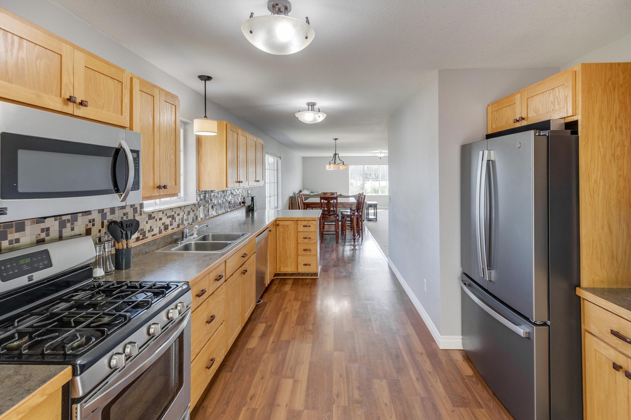 2007 single family home for sale at 31435 Isabelle Drive in Pequot Lakes, MN — 4 bed, 3 bath (photo 4 of 37)