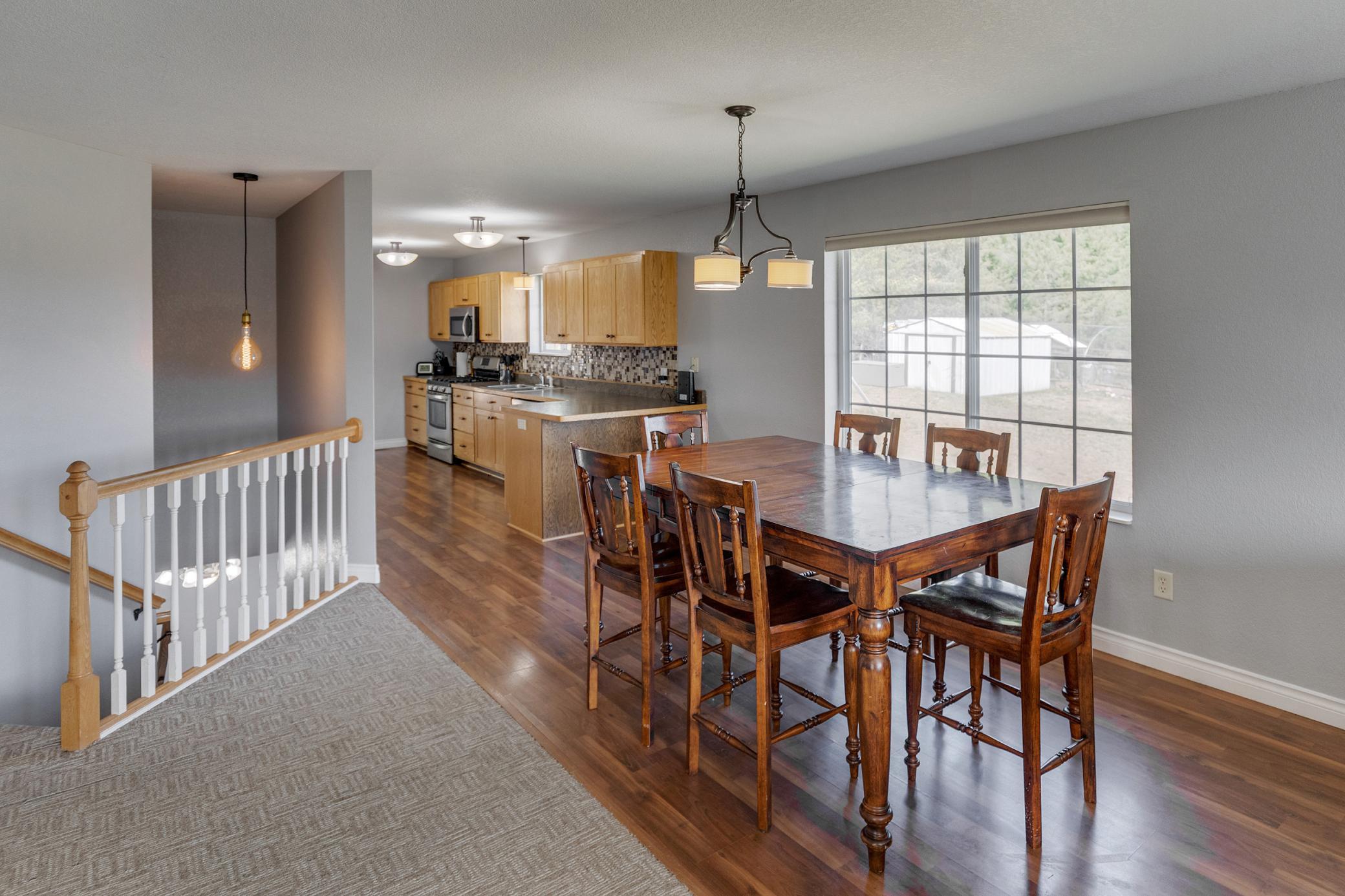2007 single family home for sale at 31435 Isabelle Drive in Pequot Lakes, MN — 4 bed, 3 bath (photo 5 of 37)