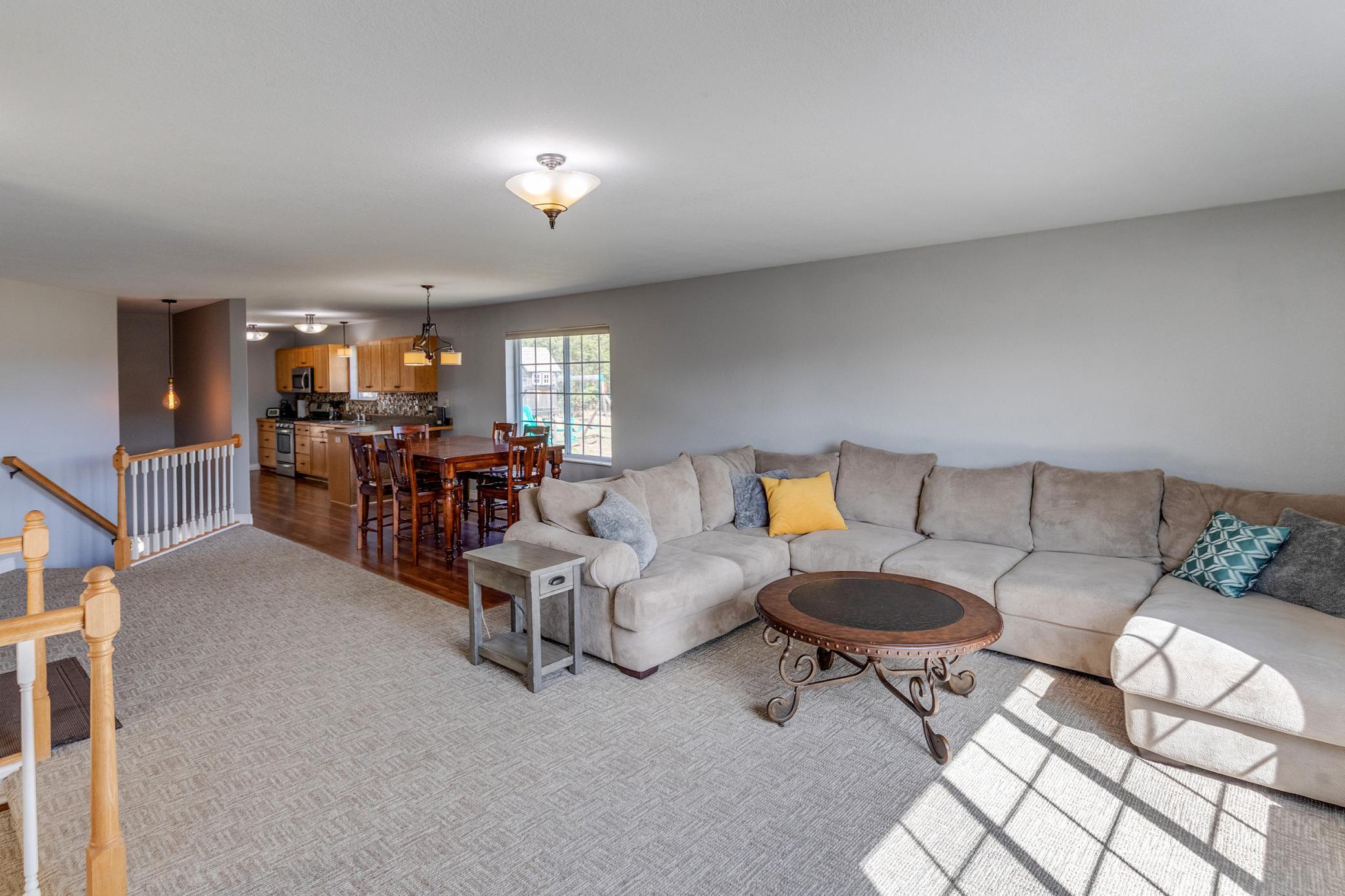 2007 single family home for sale at 31435 Isabelle Drive in Pequot Lakes, MN — 4 bed, 3 bath (photo 7 of 37)