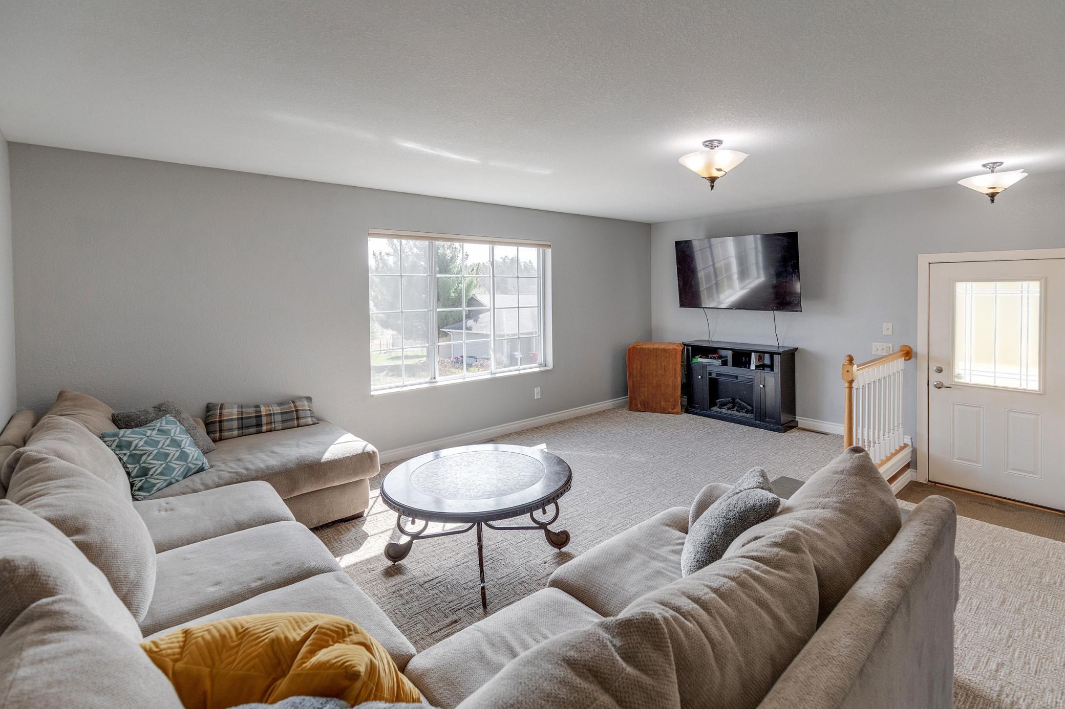 2007 single family home for sale at 31435 Isabelle Drive in Pequot Lakes, MN — 4 bed, 3 bath (photo 9 of 37)