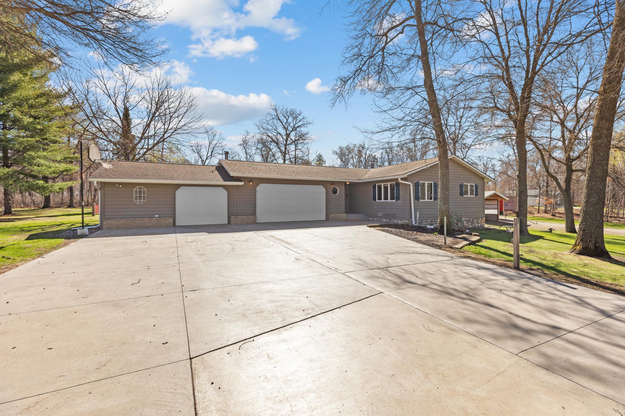 1986 single family home for sale at 18938 Maryville Road in Brainerd, MN — 5 bed, 3 bath (photo 2 of 62)