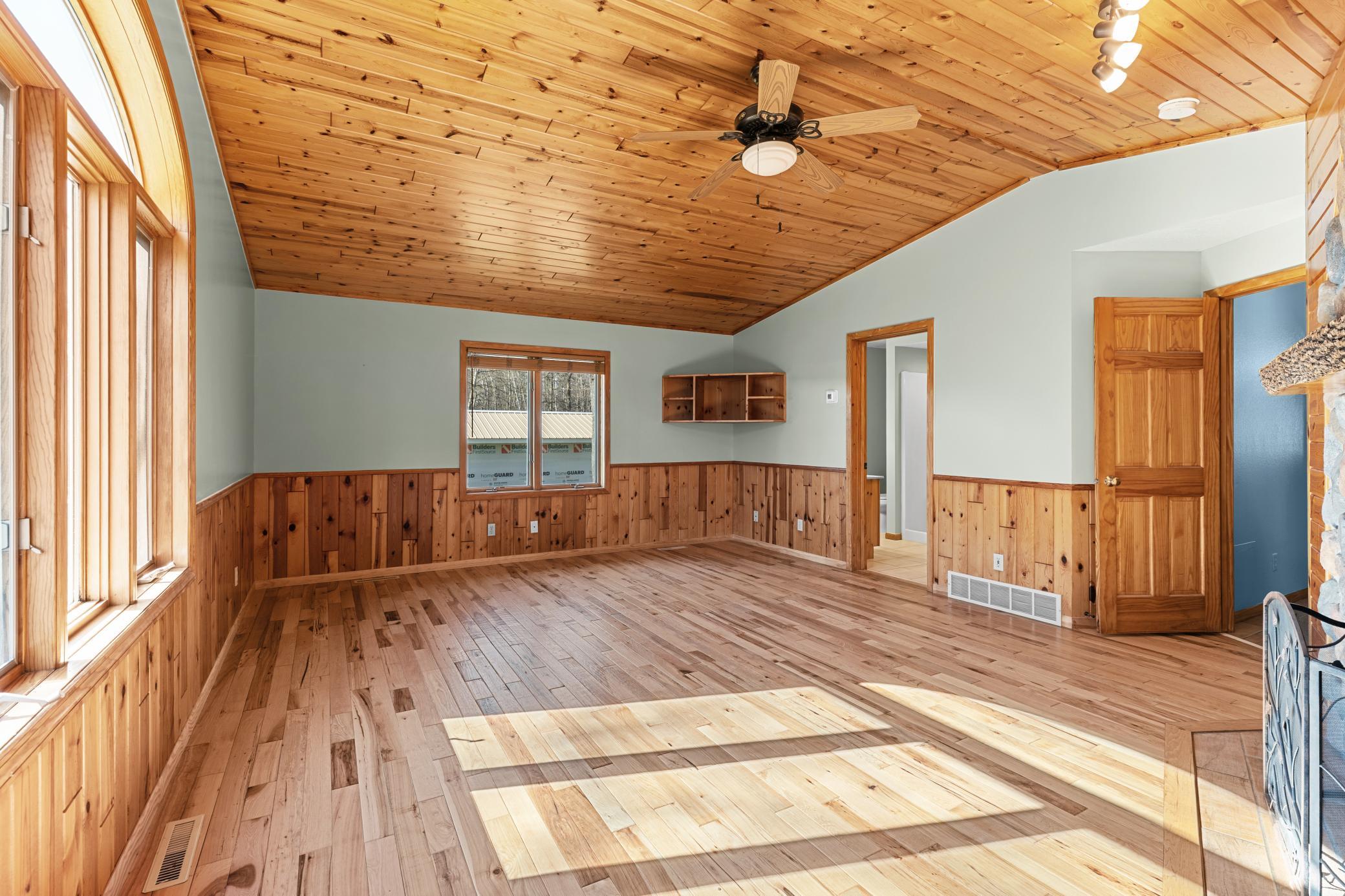 1986 single family home for sale at 18938 Maryville Road in Brainerd, MN — 5 bed, 3 bath (photo 6 of 62)