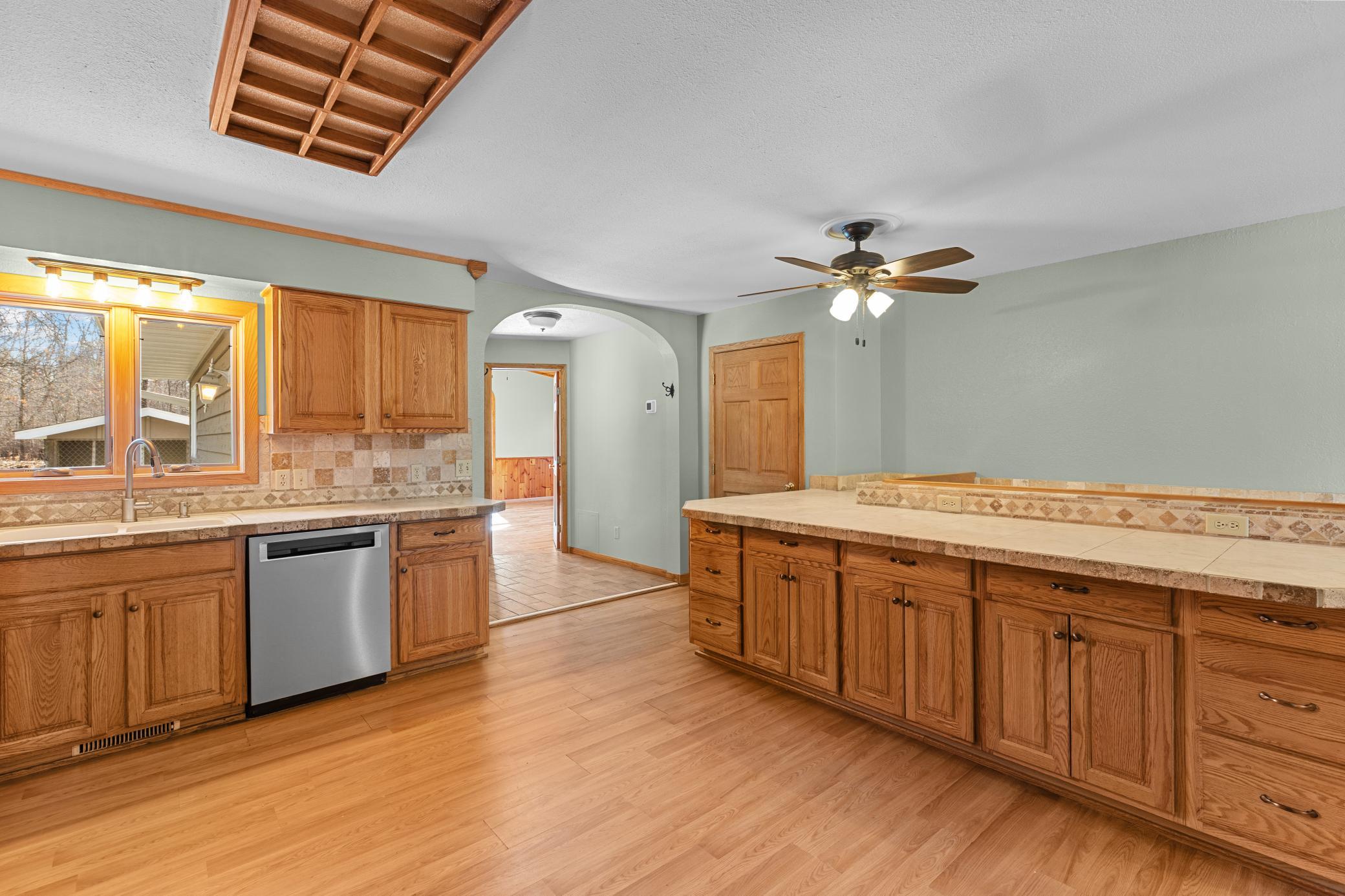 1986 single family home for sale at 18938 Maryville Road in Brainerd, MN — 5 bed, 3 bath (photo 8 of 62)