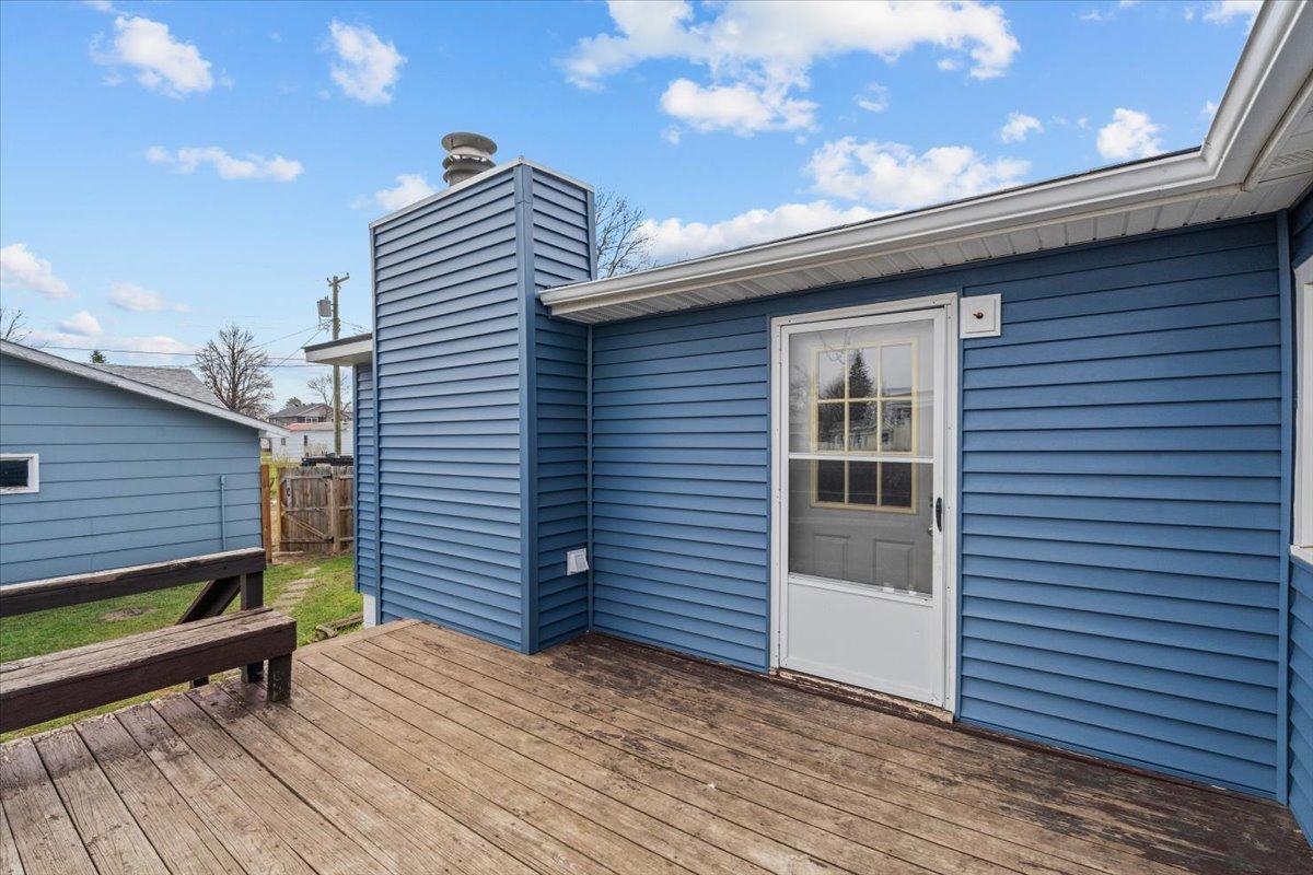 1949 single family home for sale at 515 5th Street in Wyndmere, ND — 3 bed, 2 bath (photo 12 of 64)