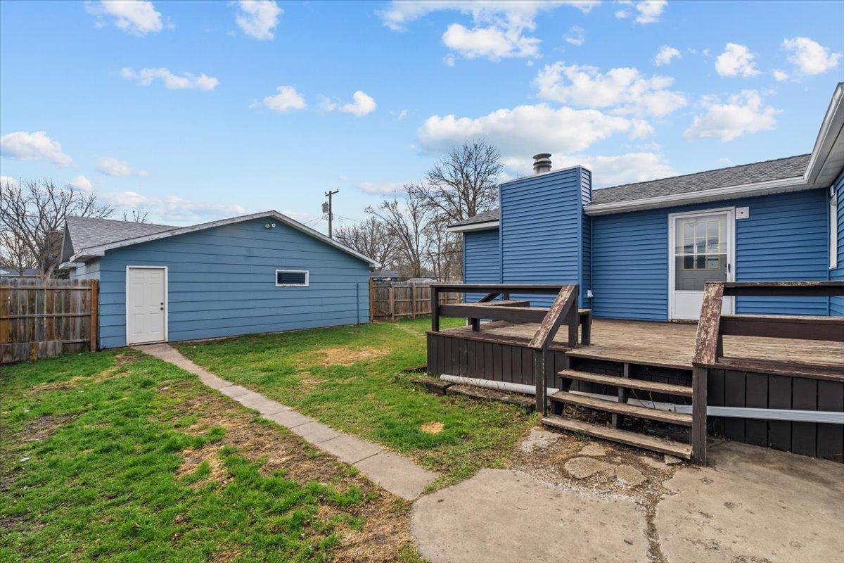 1949 single family home for sale at 515 5th Street in Wyndmere, ND — 3 bed, 2 bath (photo 13 of 64)