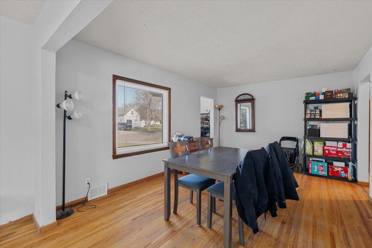 1949 single family home for sale at 515 5th Street in Wyndmere, ND — 3 bed, 2 bath (photo 17 of 64)