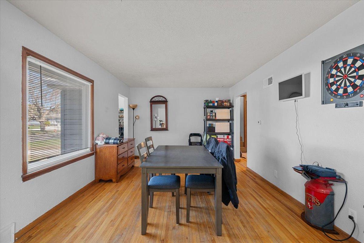 1949 single family home for sale at 515 5th Street in Wyndmere, ND — 3 bed, 2 bath (photo 21 of 64)