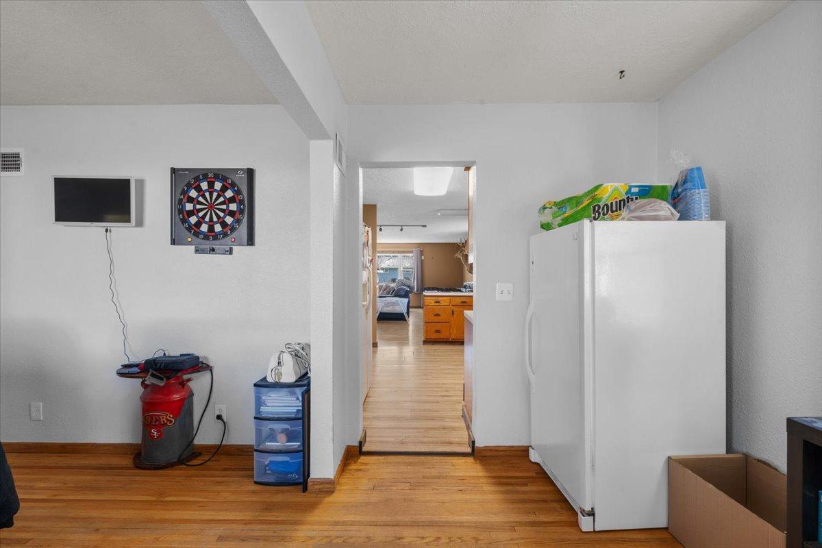 1949 single family home for sale at 515 5th Street in Wyndmere, ND — 3 bed, 2 bath (photo 25 of 64)