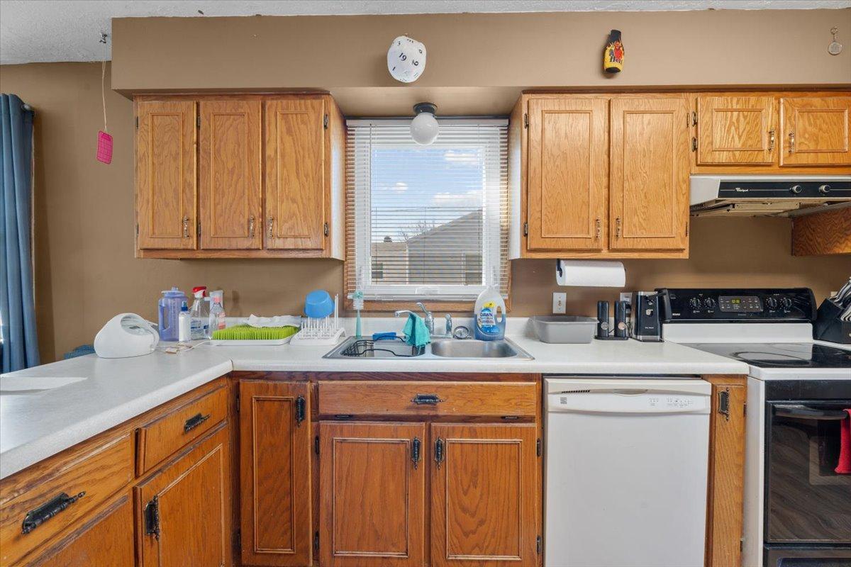 1949 single family home for sale at 515 5th Street in Wyndmere, ND — 3 bed, 2 bath (photo 29 of 64)