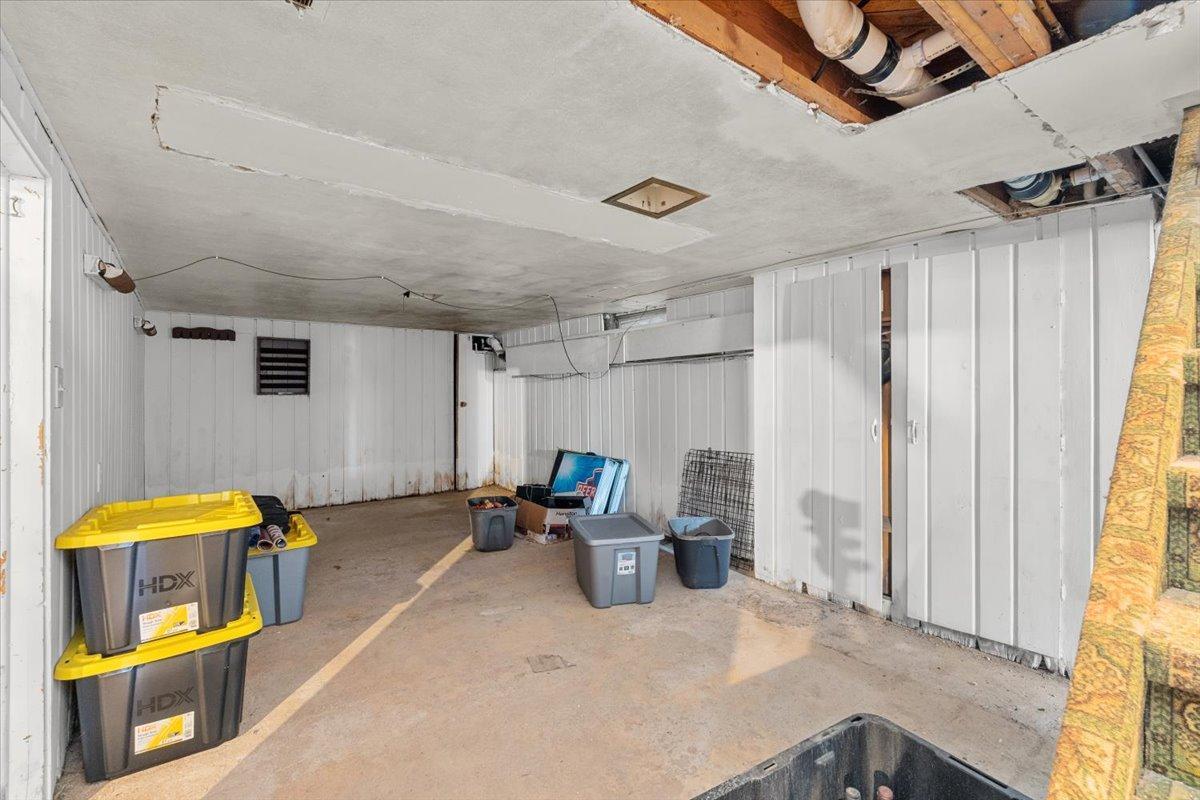 1949 single family home for sale at 515 5th Street in Wyndmere, ND — 3 bed, 2 bath (photo 52 of 64)