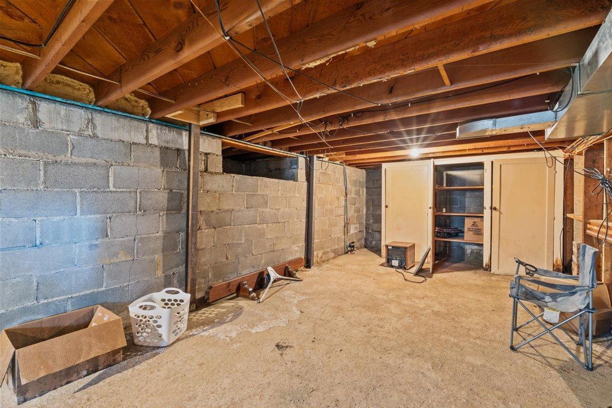 1949 single family home for sale at 515 5th Street in Wyndmere, ND — 3 bed, 2 bath (photo 53 of 64)