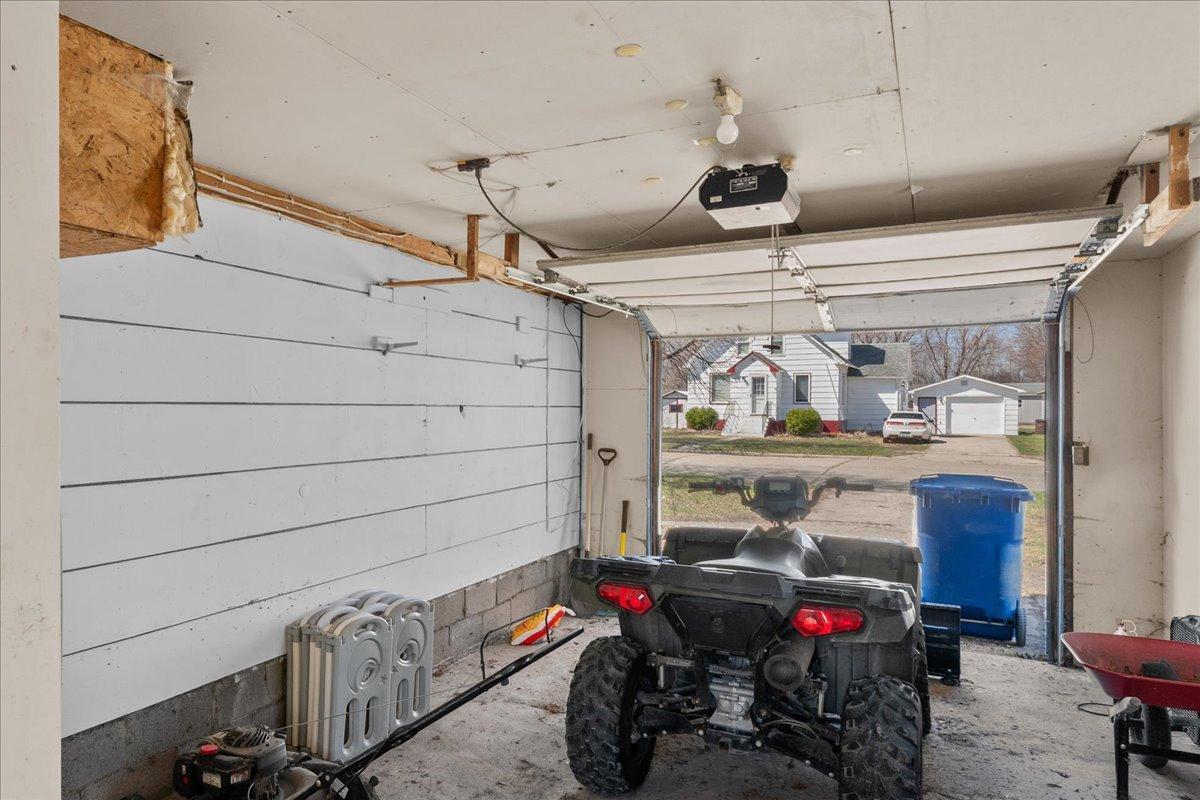 1949 single family home for sale at 515 5th Street in Wyndmere, ND — 3 bed, 2 bath (photo 56 of 64)