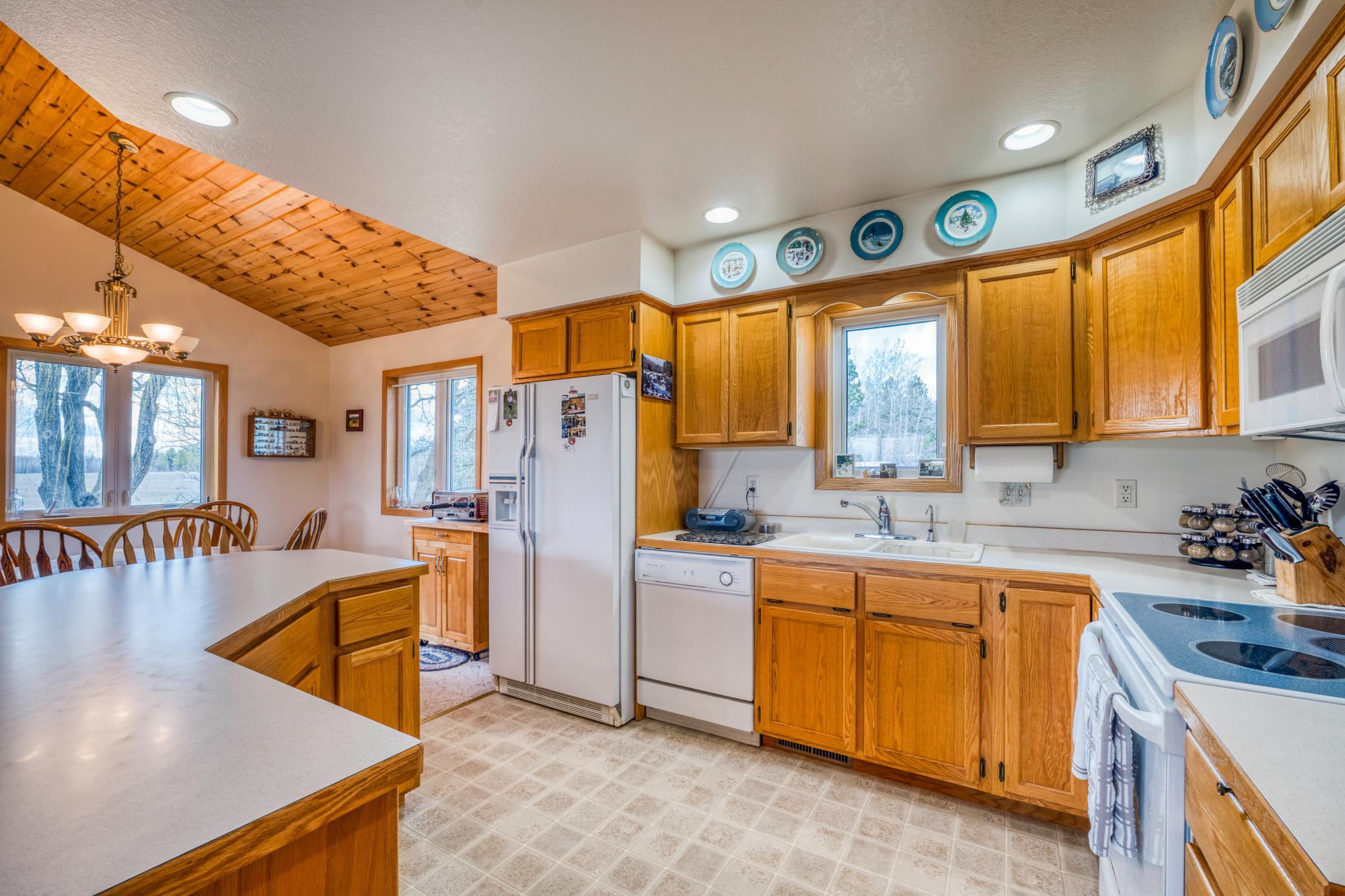 2000 single family home for sale at 11005 320th Street in Park Rapids, MN — 3 bed, 2 bath (photo 26 of 60)