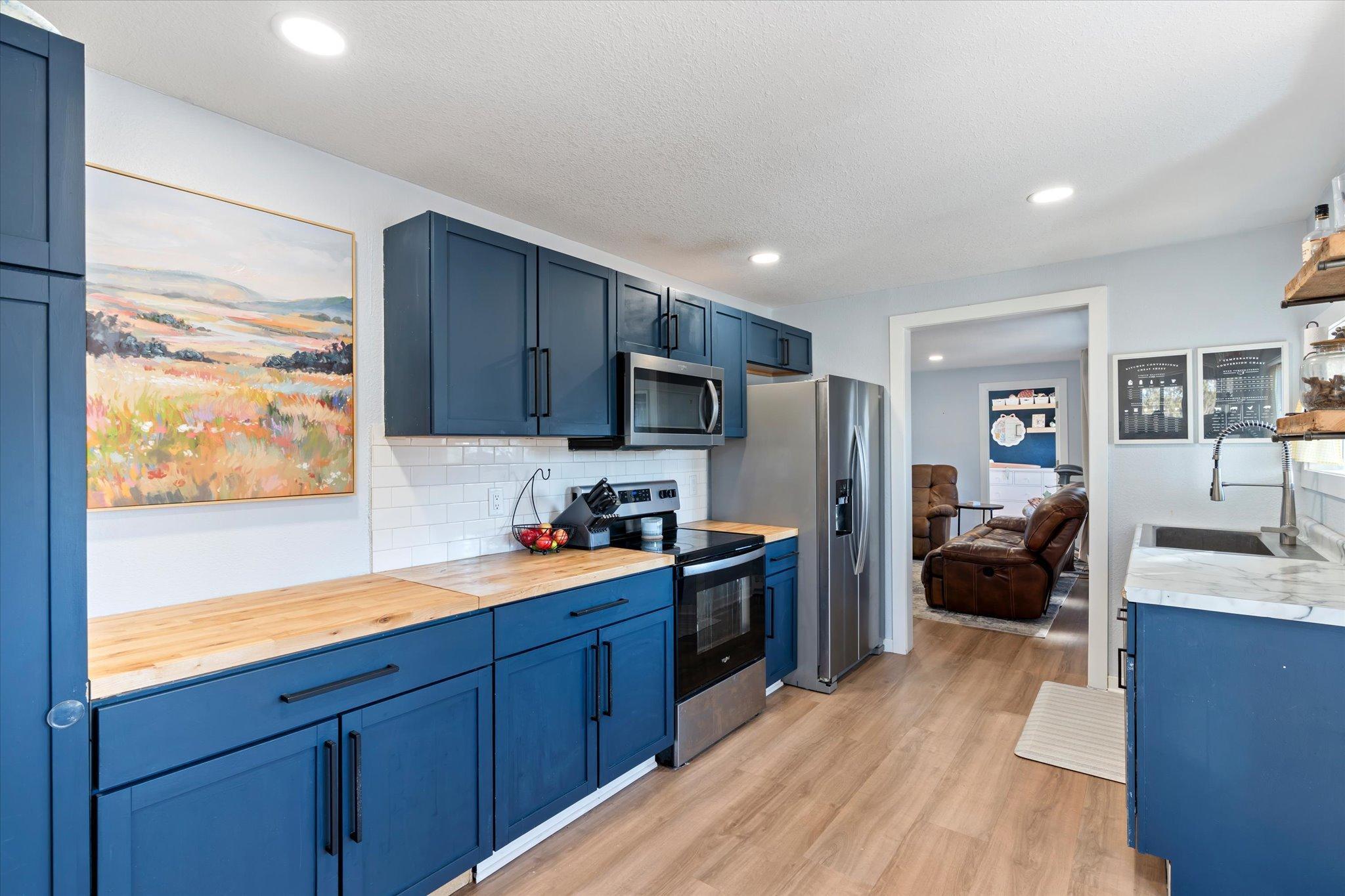 1960 single family home for sale at 34010 2nd Avenue in Pequot Lakes, MN — 3 bed, 1 bath (photo 3 of 33)