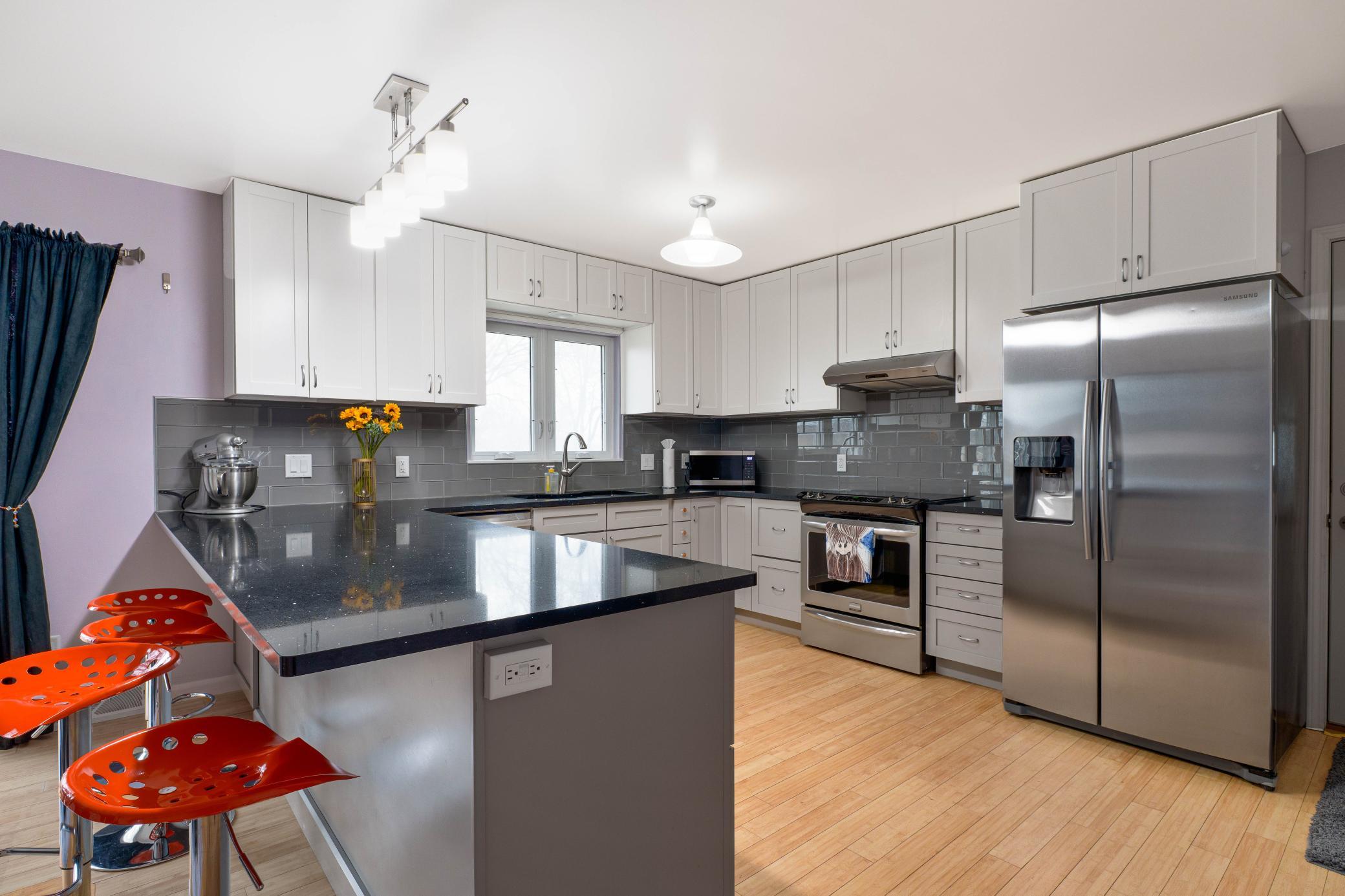 1962 single family home for sale at 714 10th Street in Hawley, MN — 6 bed, 2 bath (photo 3 of 34)