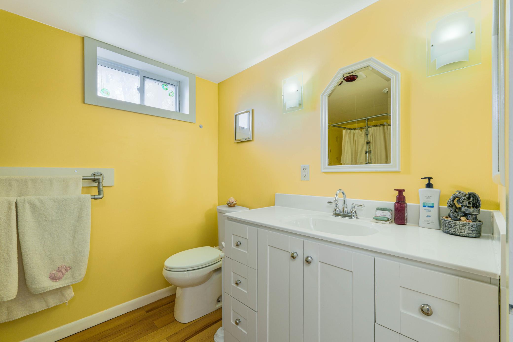 1962 single family home for sale at 714 10th Street in Hawley, MN — 6 bed, 2 bath (photo 24 of 34)