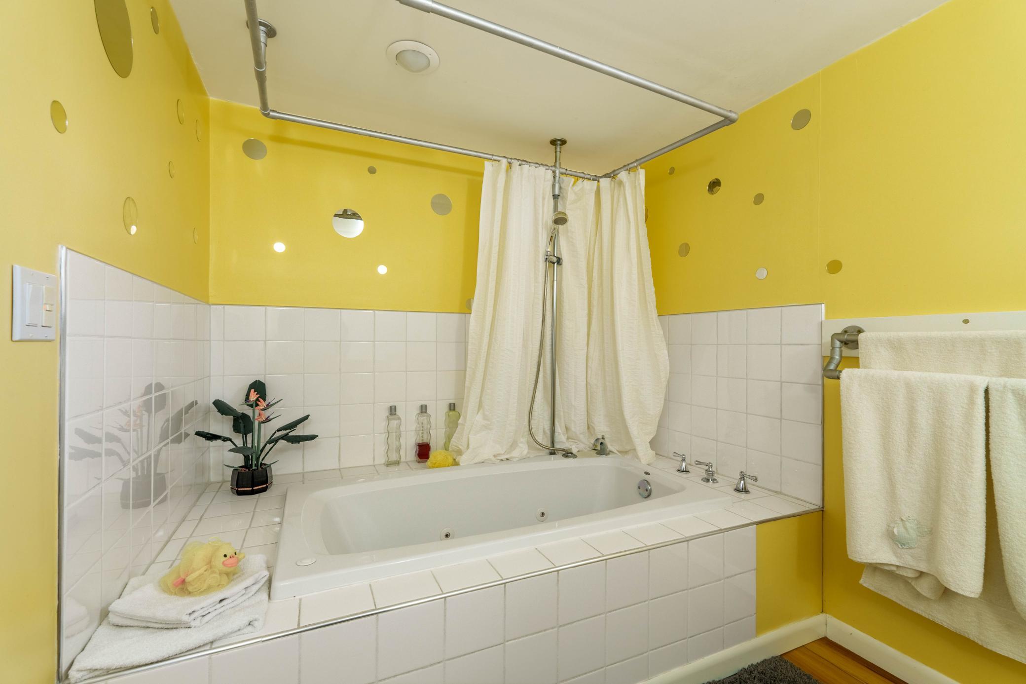 1962 single family home for sale at 714 10th Street in Hawley, MN — 6 bed, 2 bath (photo 25 of 34)