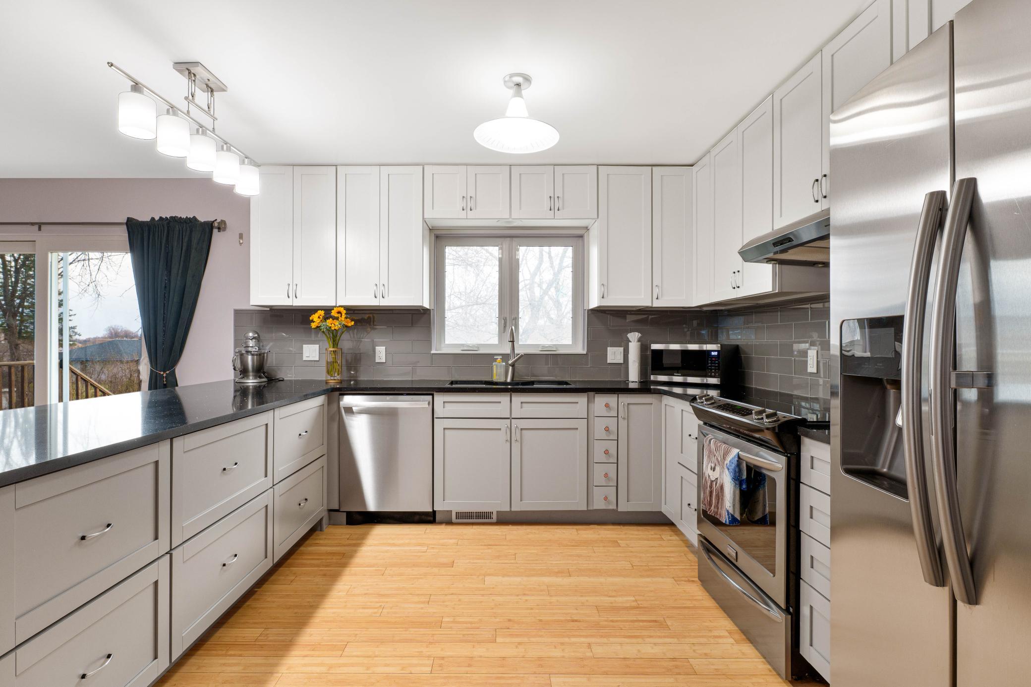 1962 single family home for sale at 714 10th Street in Hawley, MN — 6 bed, 2 bath (photo 4 of 34)