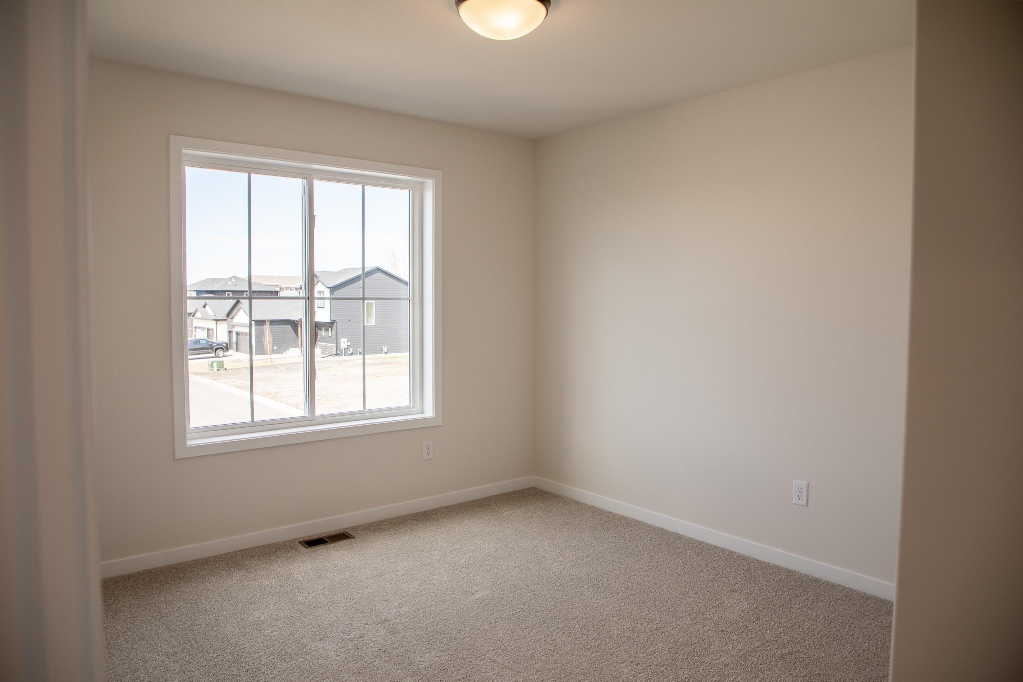 4800 Decorah Way S, Fargo ND 58104 - Photo 15 of 33