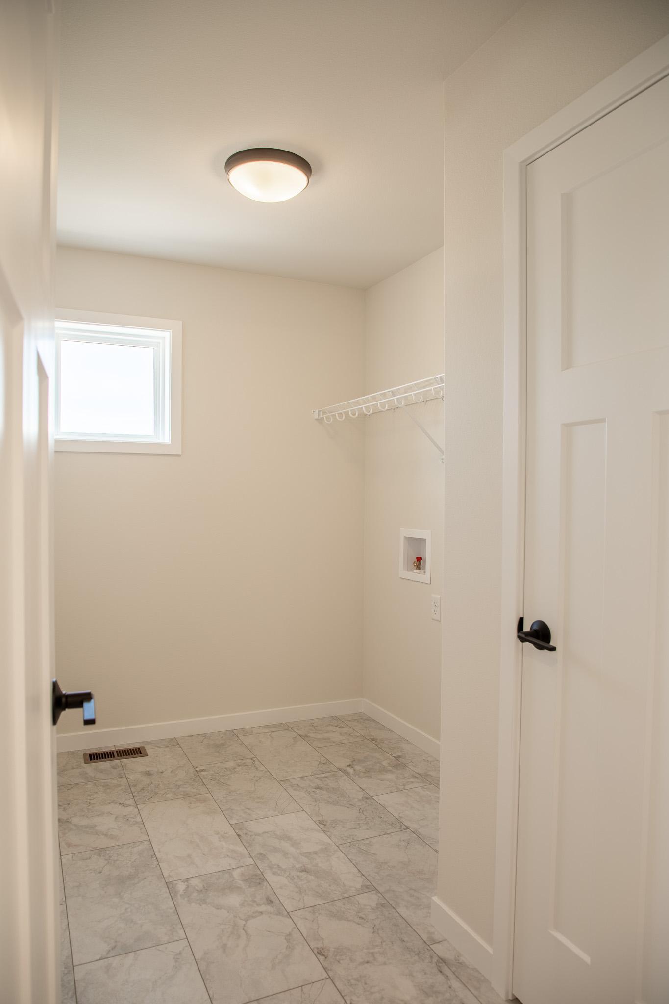 4800 Decorah Way S, Fargo ND 58104 - Photo 18 of 33