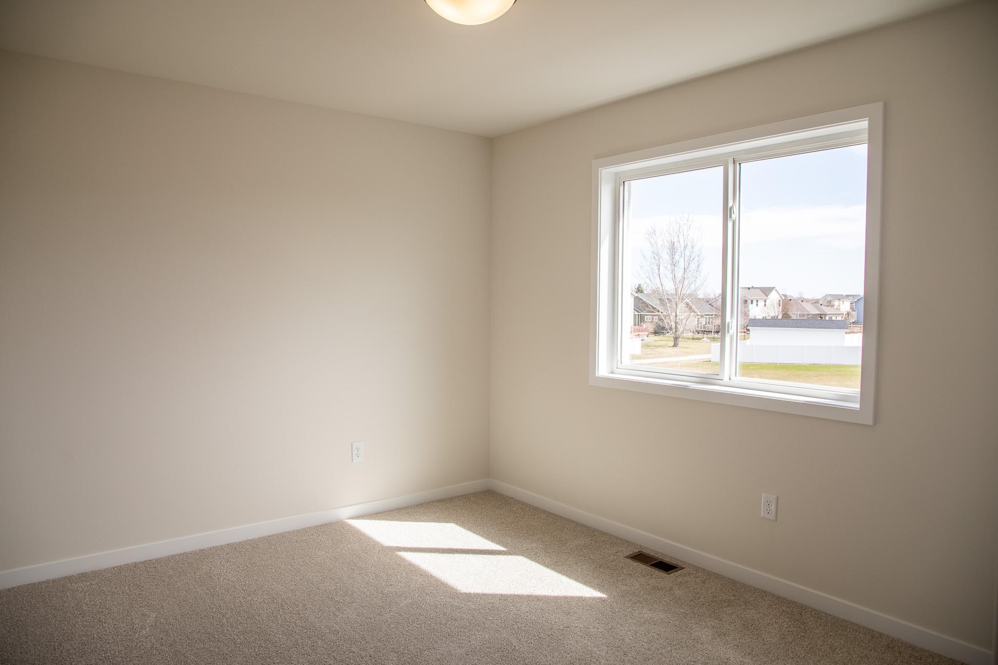4800 Decorah Way S, Fargo ND 58104 - Photo 19 of 33