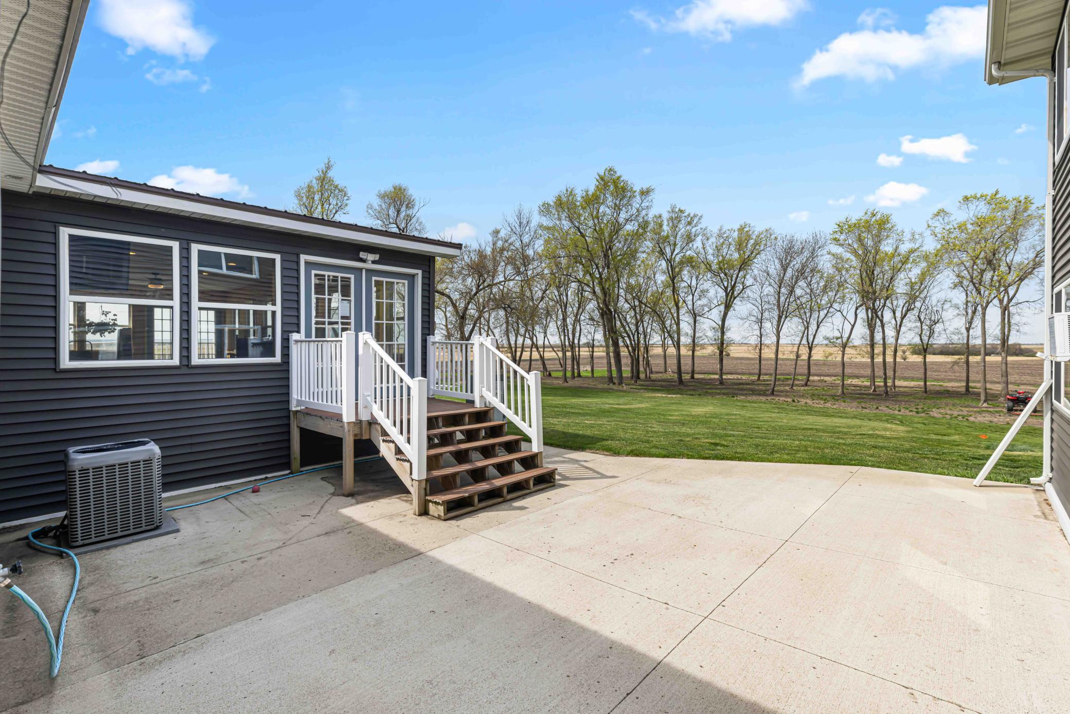 2014 single family home for sale at 137 Roosevelt Street in Cayuga, ND — 3 bed, 3 bath (photo 13 of 58)