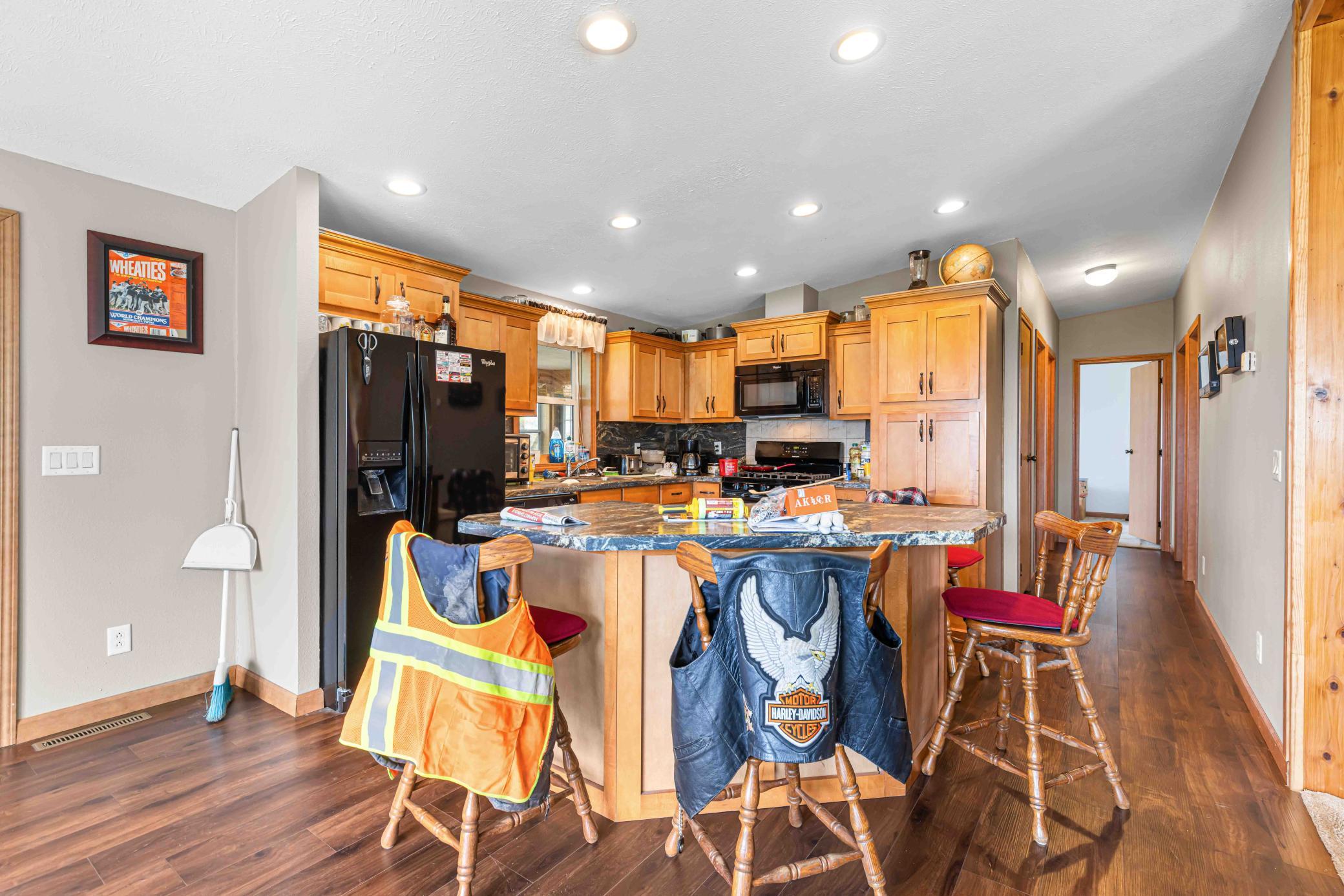 2014 single family home for sale at 137 Roosevelt Street in Cayuga, ND — 3 bed, 3 bath (photo 27 of 58)
