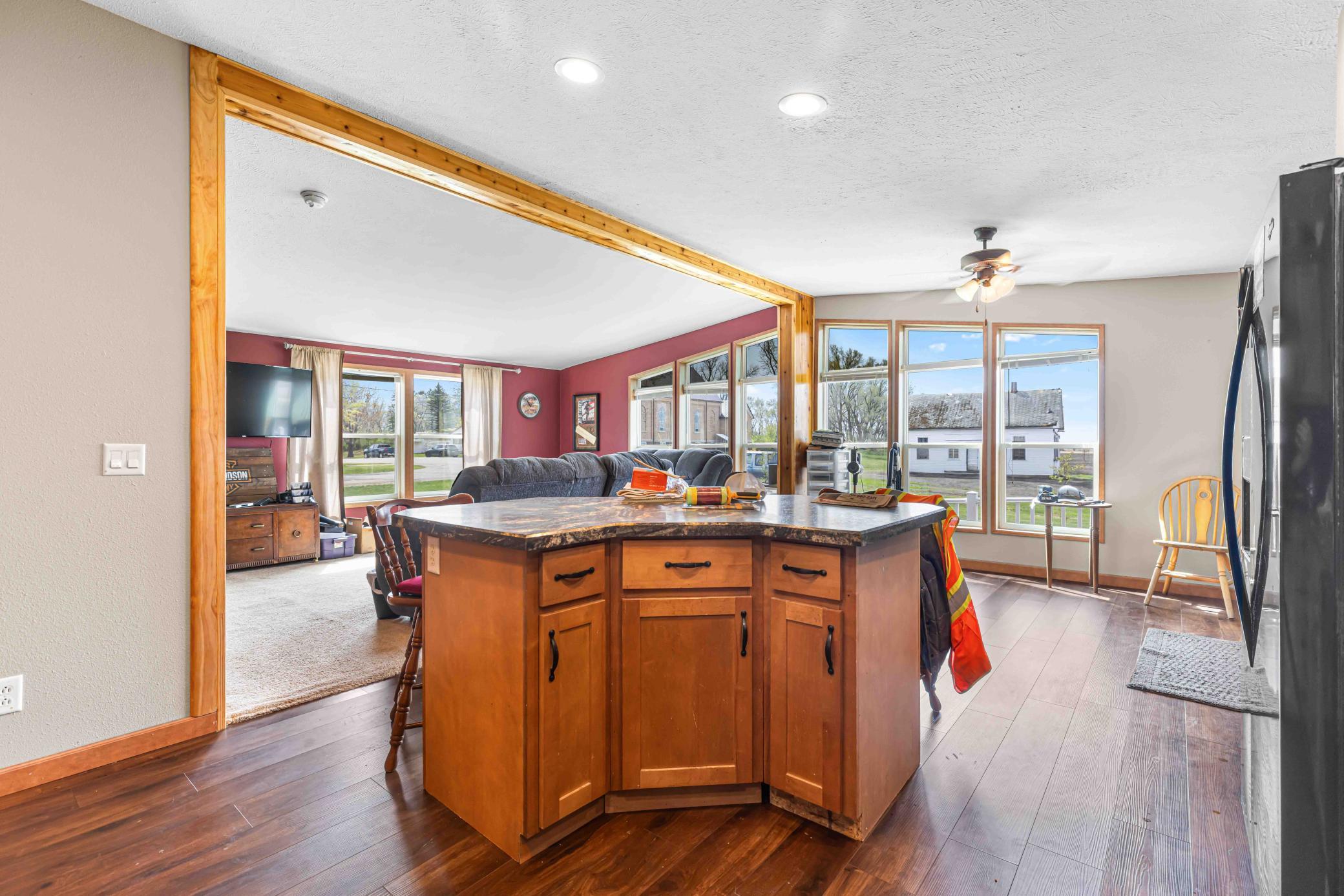 2014 single family home for sale at 137 Roosevelt Street in Cayuga, ND — 3 bed, 3 bath (photo 29 of 58)