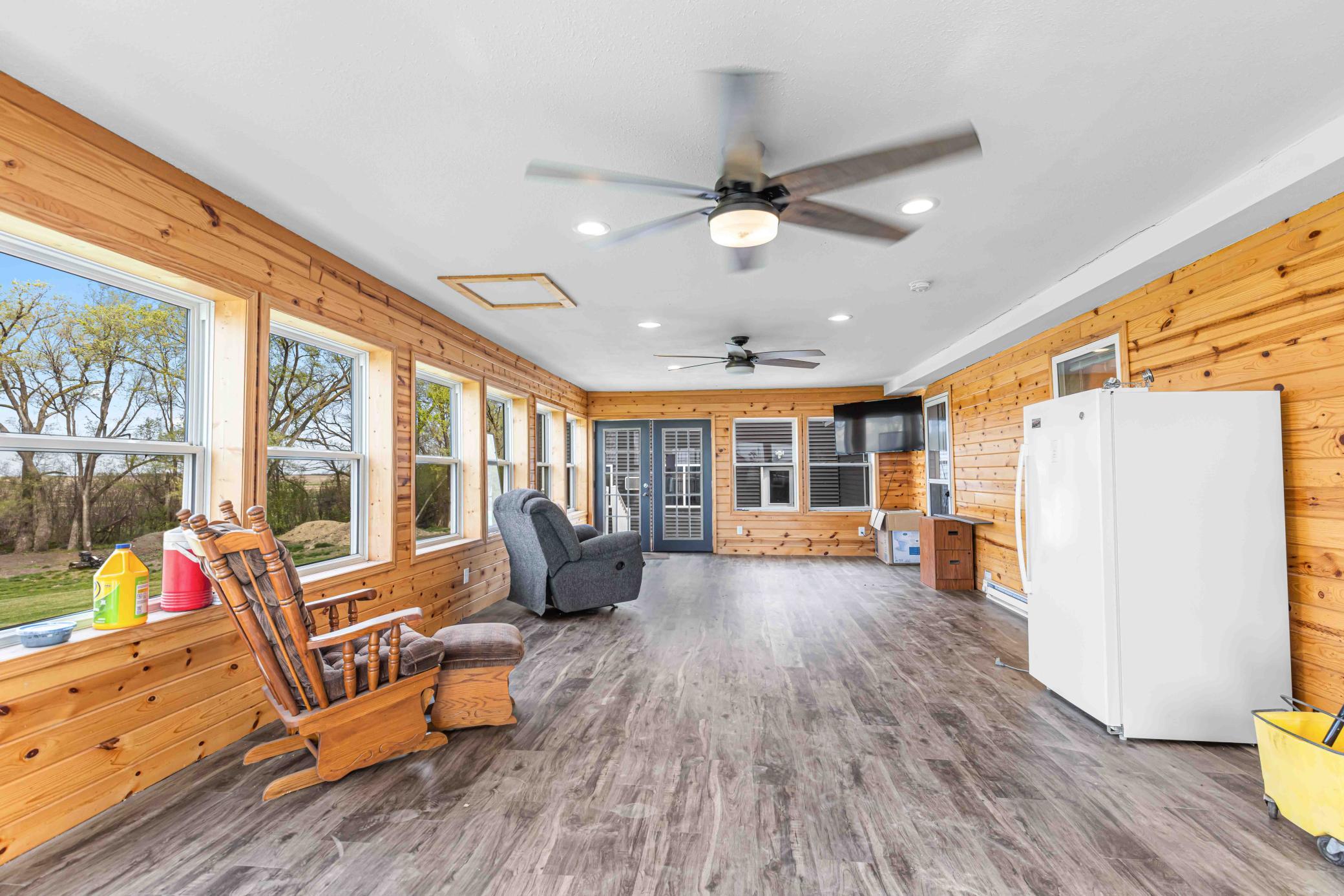 2014 single family home for sale at 137 Roosevelt Street in Cayuga, ND — 3 bed, 3 bath (photo 32 of 58)