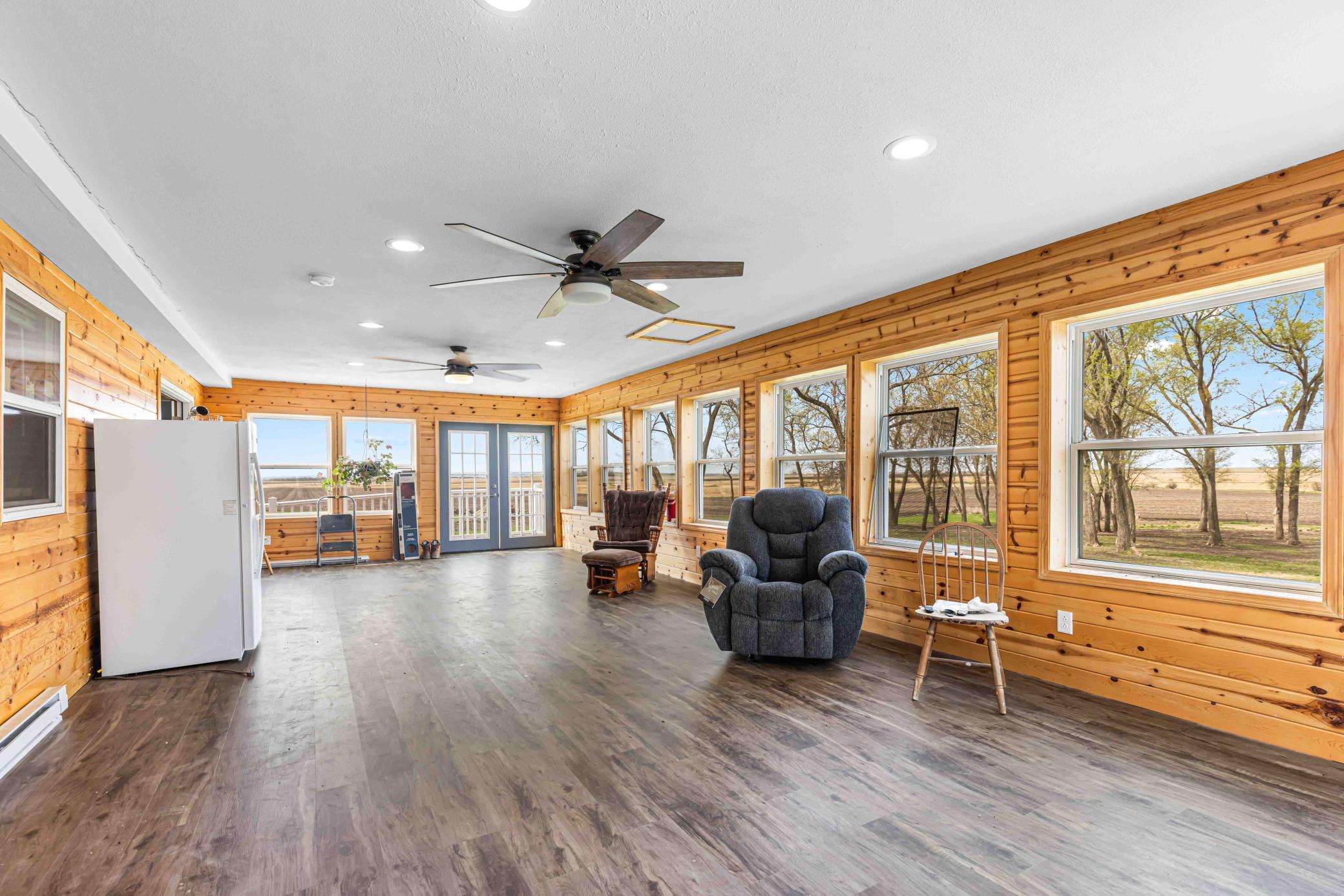 2014 single family home for sale at 137 Roosevelt Street in Cayuga, ND — 3 bed, 3 bath (photo 34 of 58)