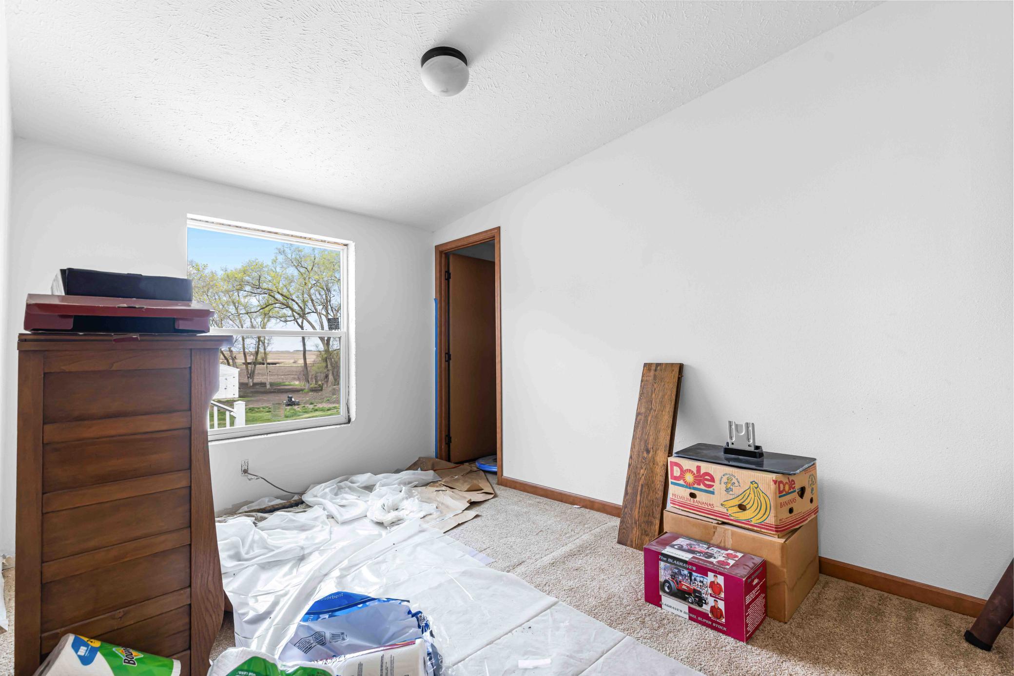 2014 single family home for sale at 137 Roosevelt Street in Cayuga, ND — 3 bed, 3 bath (photo 37 of 58)