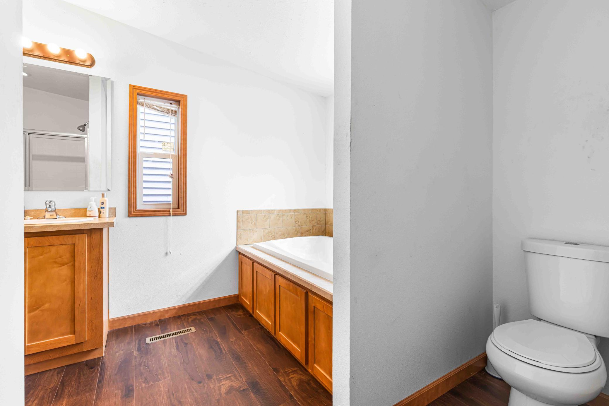 2014 single family home for sale at 137 Roosevelt Street in Cayuga, ND — 3 bed, 3 bath (photo 42 of 58)